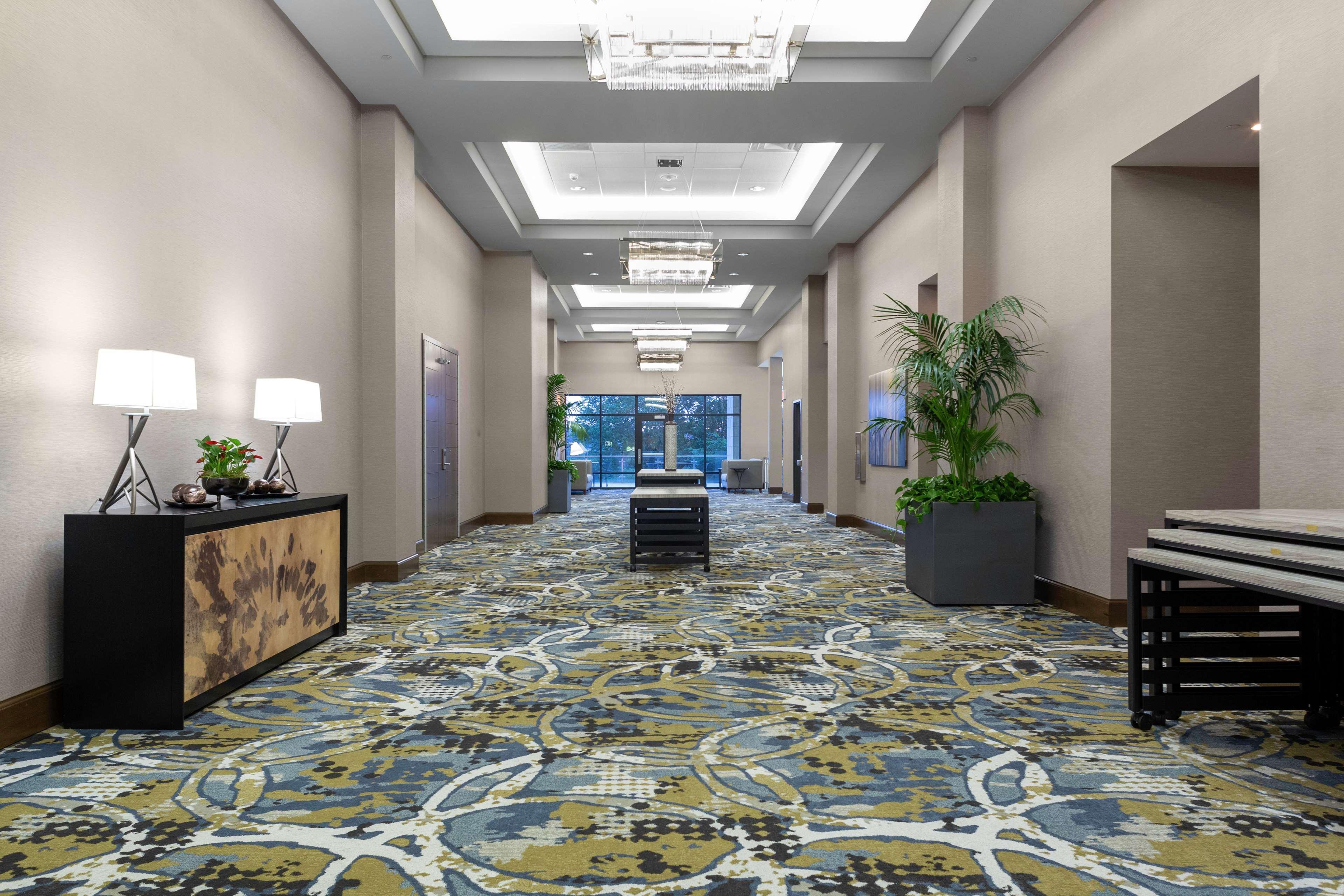 Embassy By Hilton Downtown 4*