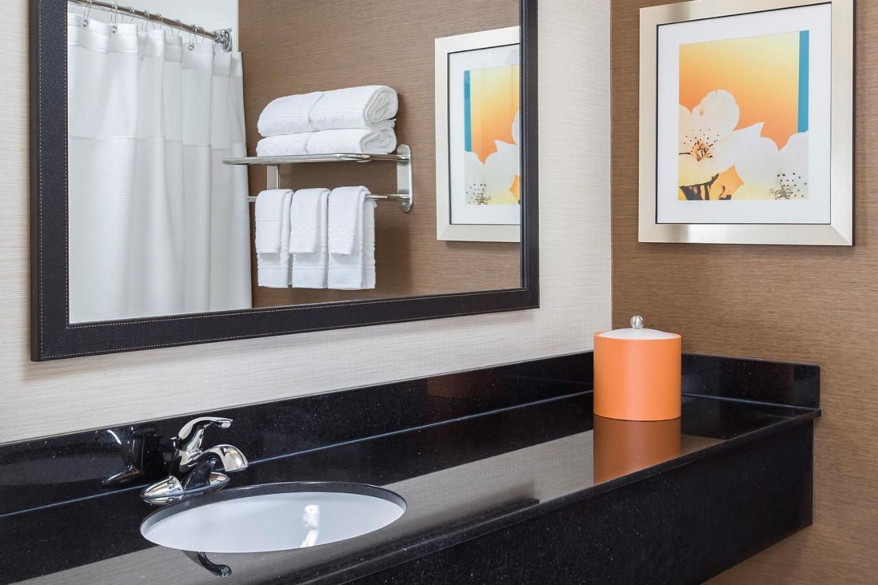 Hotel Fairfield & 3*