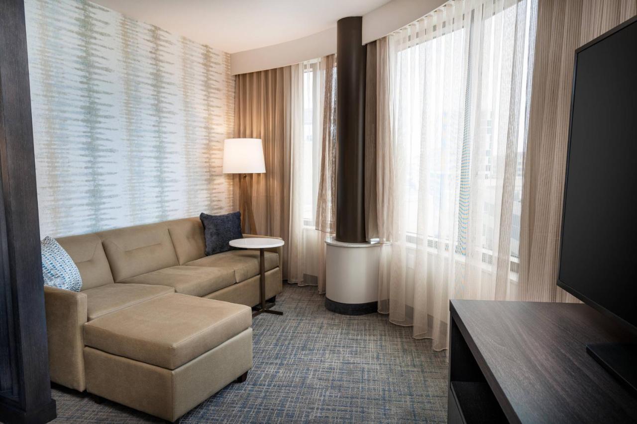 By Marriott Downtown Hotel