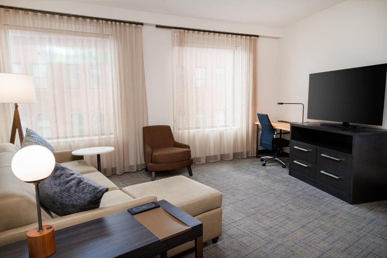 By Marriott Downtown 3*