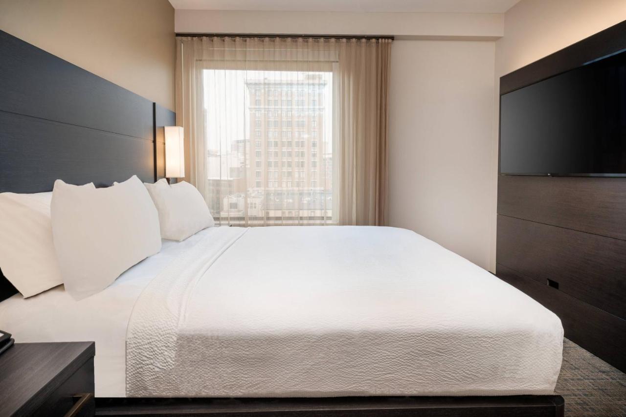 By Marriott Downtown Hotel