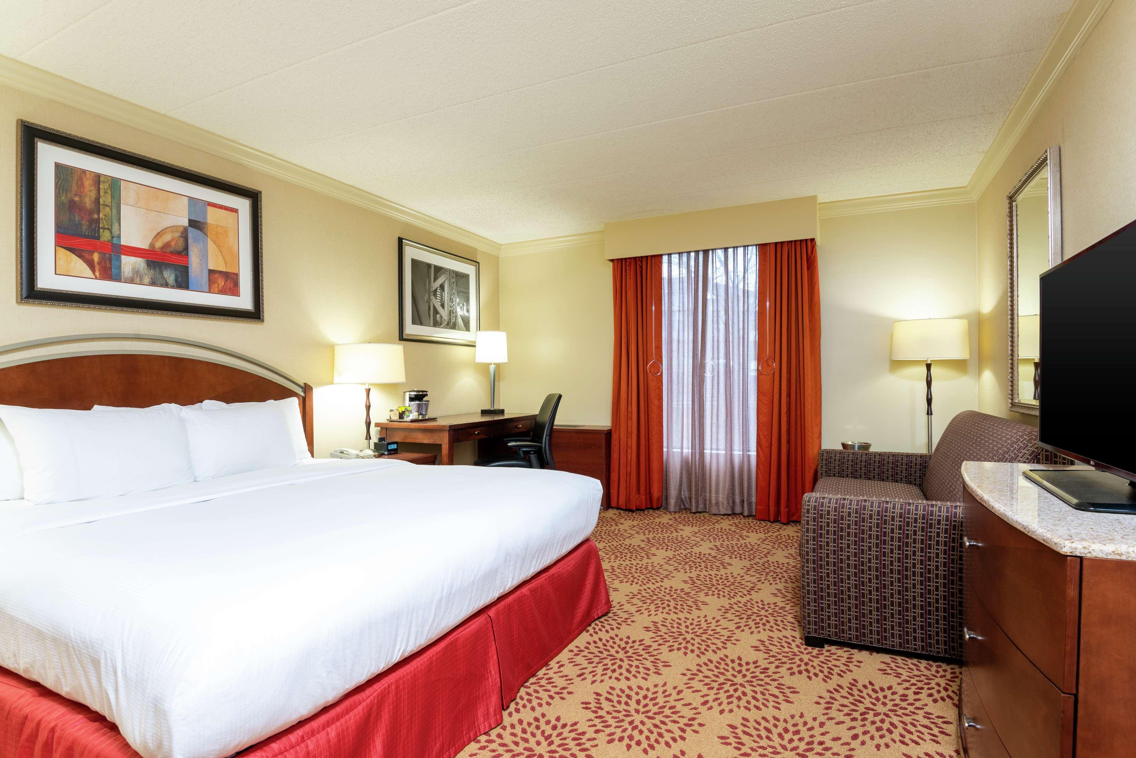 Doubletree By Hilton Airport Hotel Grand Rapids