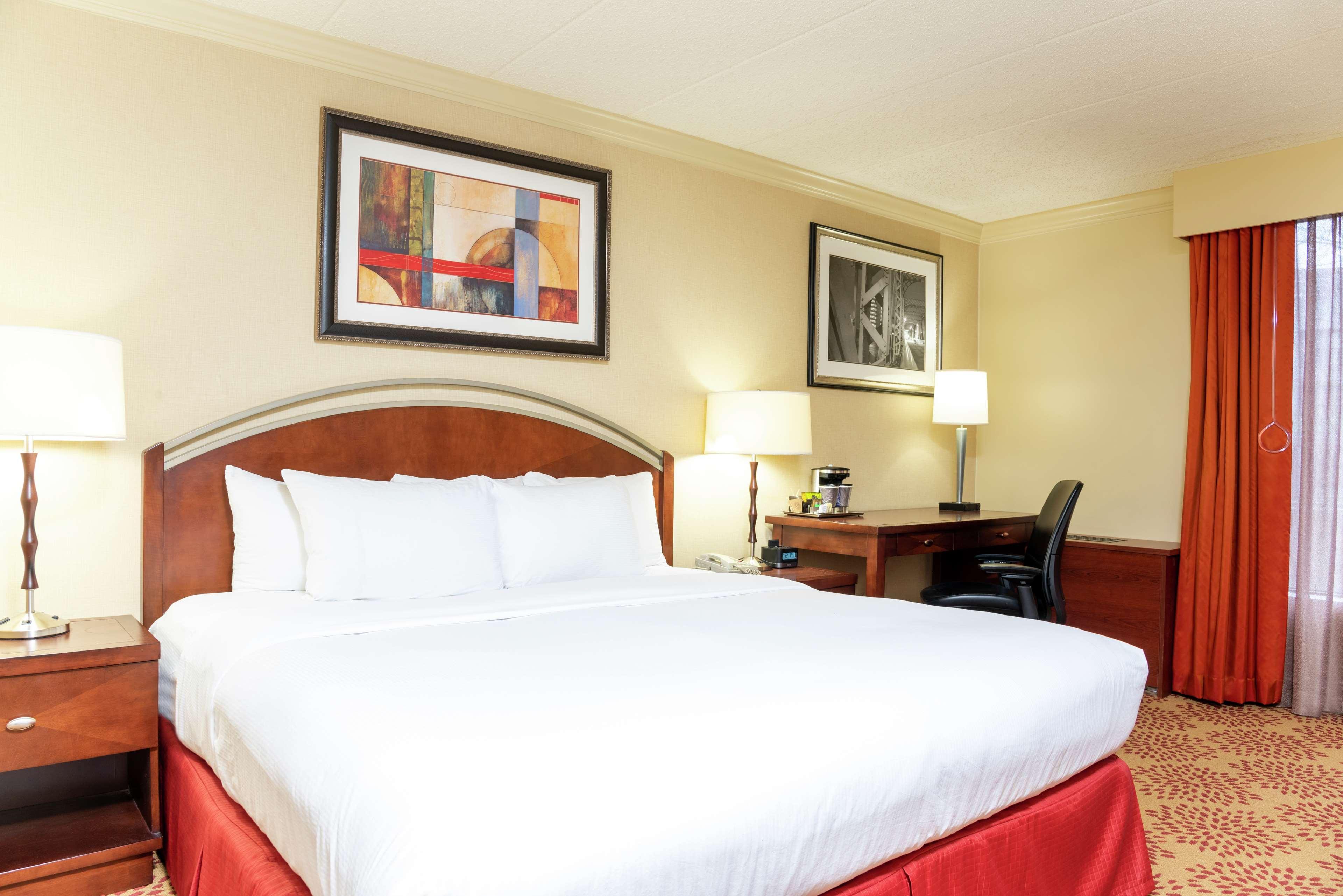 Doubletree By Hilton Airport Hotel