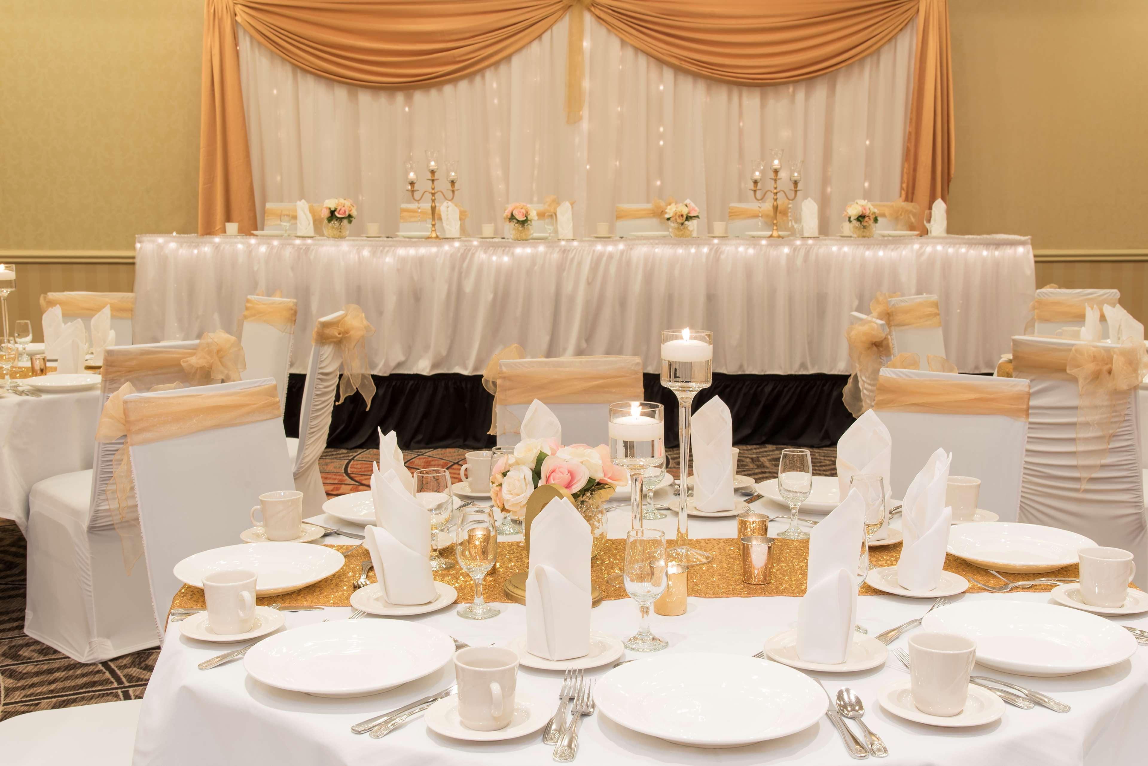 Doubletree By Hilton Airport Hotel Grand Rapids