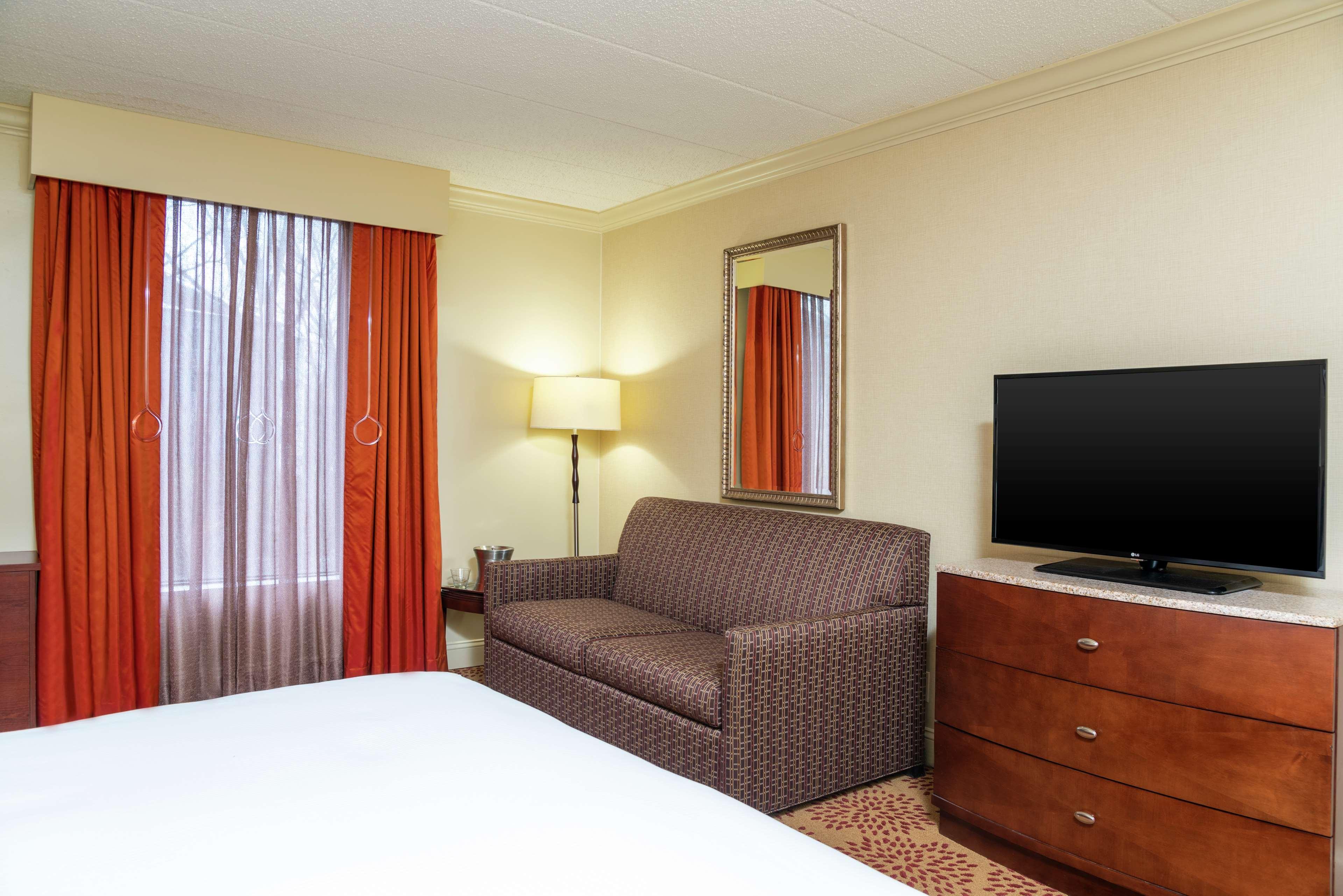 Doubletree By Hilton Airport Hotel 4*