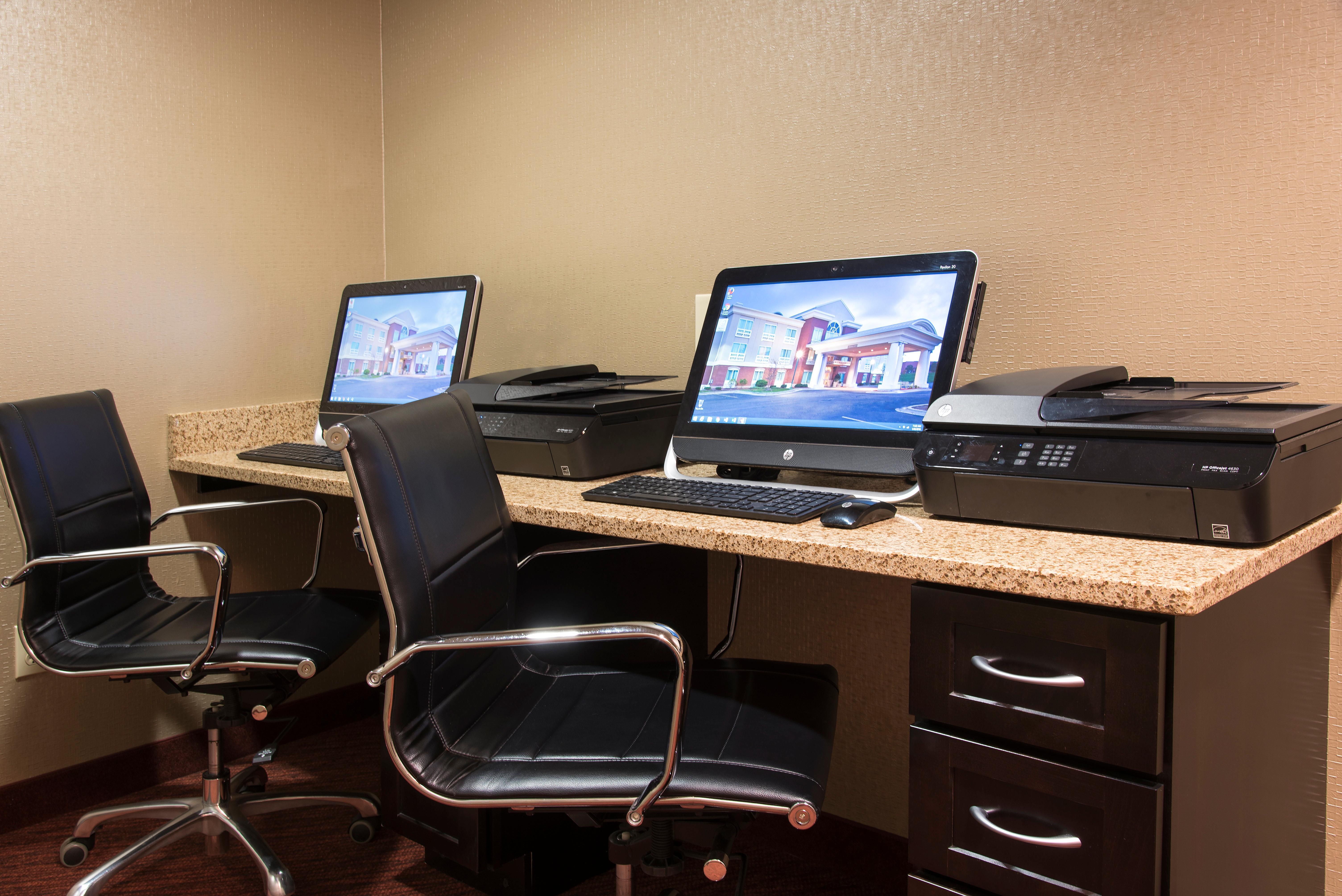 Express & Grand Rapids-north By Ihg Hotel 2*