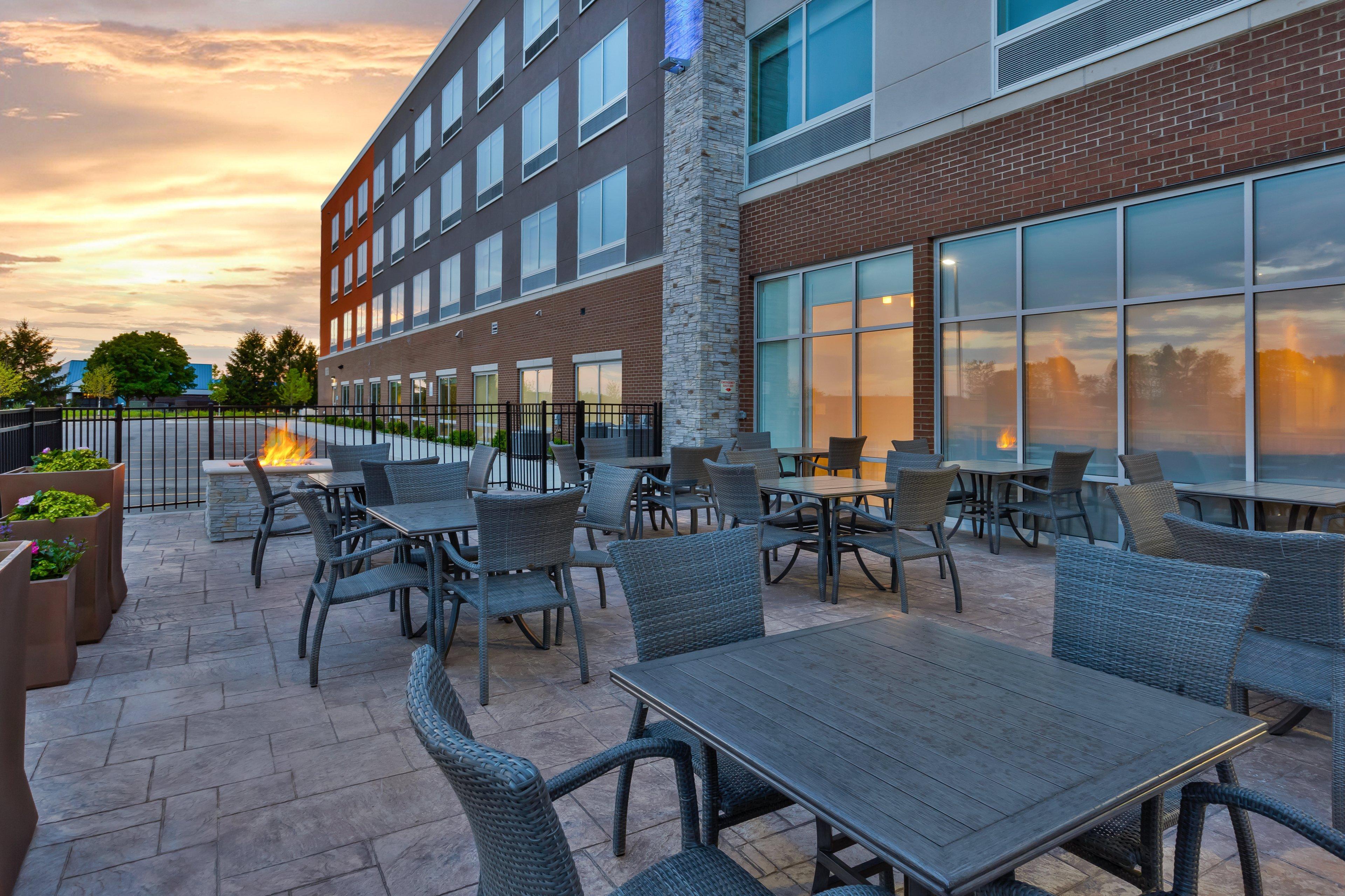 Express & - Airport - South By Ihg Hotel 3*