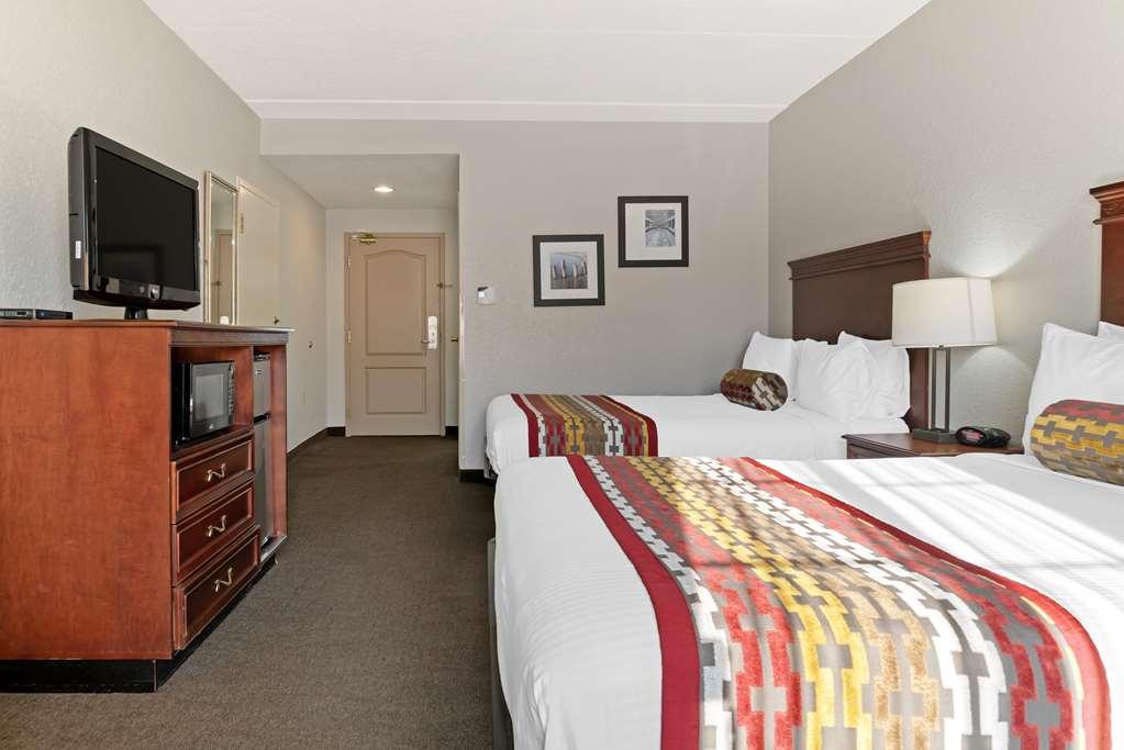 Hotel Western Executive & Grand Rapids