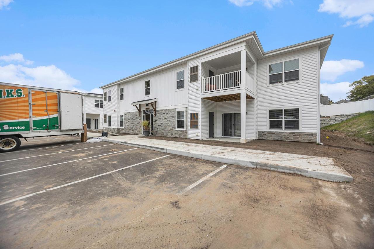 Modern Manor - Brand New Corporate Apt Downtown Grand Rapids