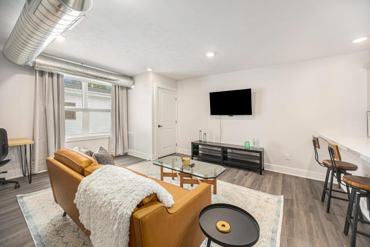 Modern Manor - Brand New Corporate Apt Downtown Apartment *