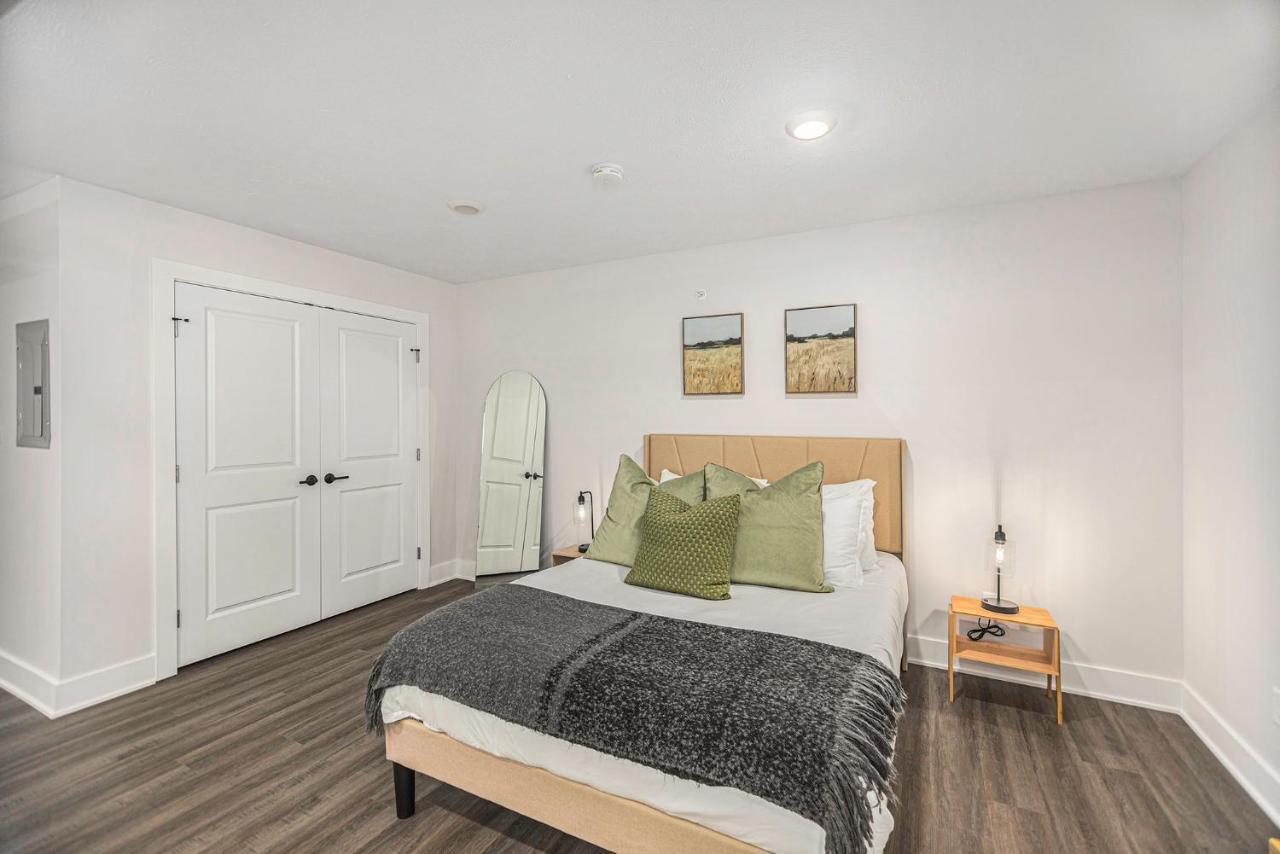 Apartment Modern Manor - Brand New Corporate Apt Downtown *