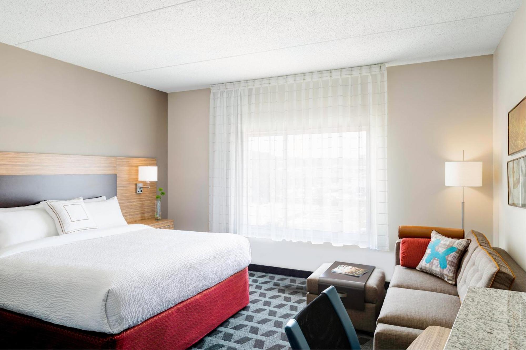 Towneplace By Marriott Airport Southeast Hotel