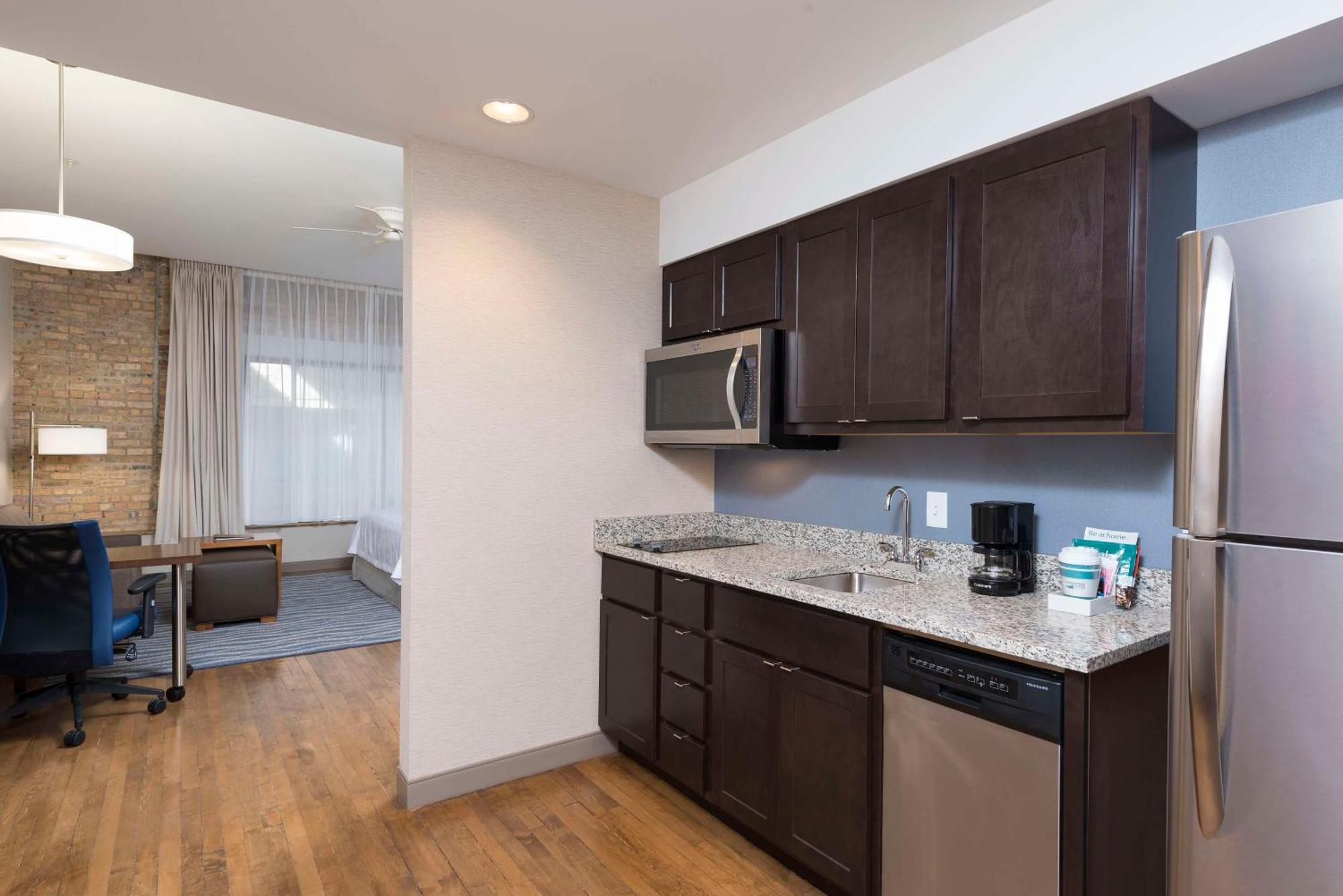 Hotel Homewood By Hilton Downtown
