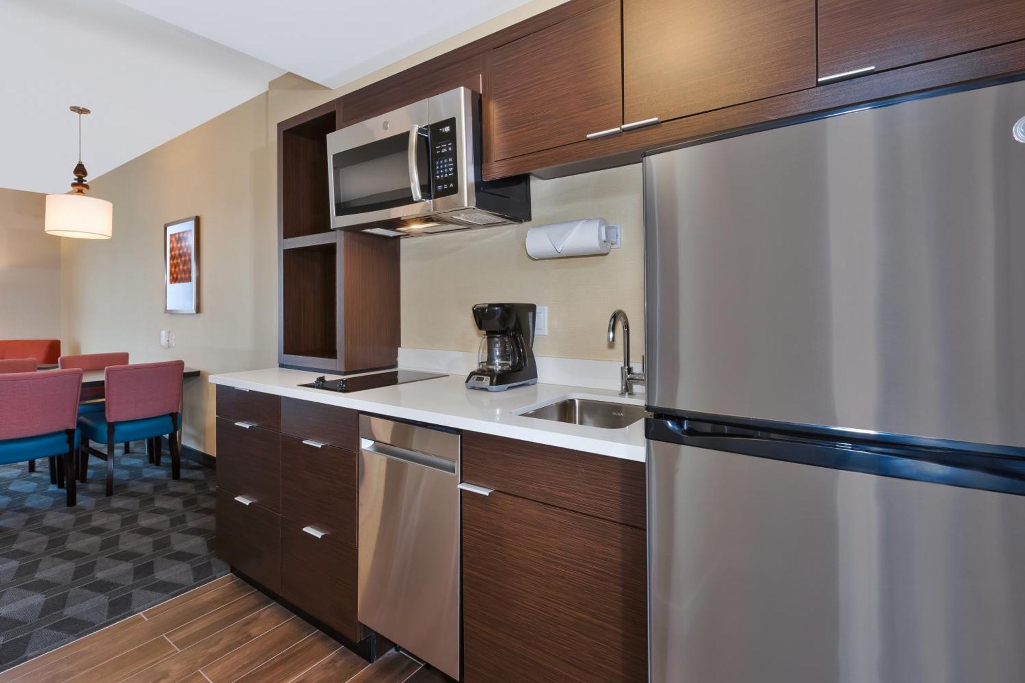 Hotel Towneplace By Marriott Airport Southeast