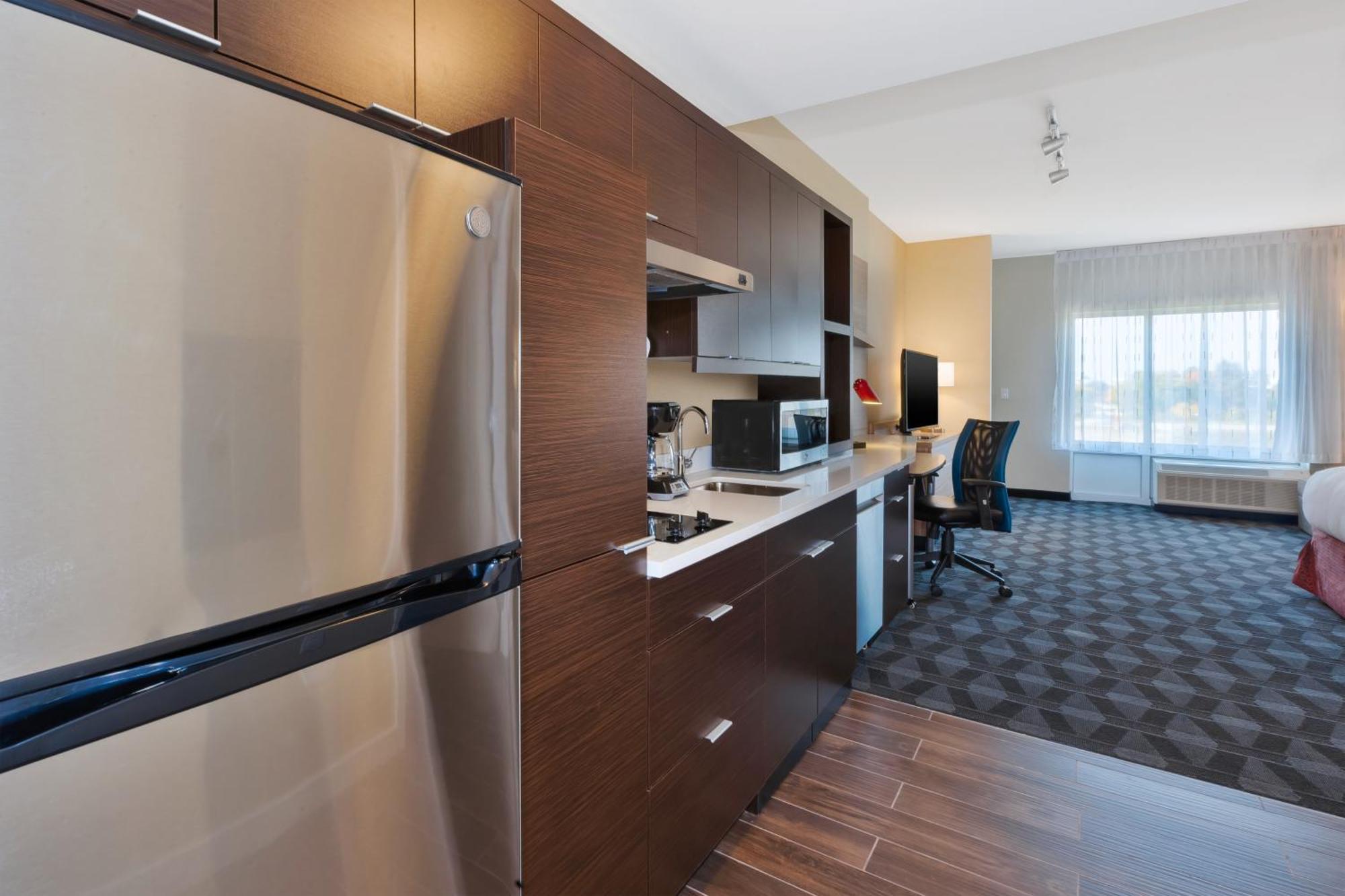 Towneplace By Marriott Airport Southeast Hotel