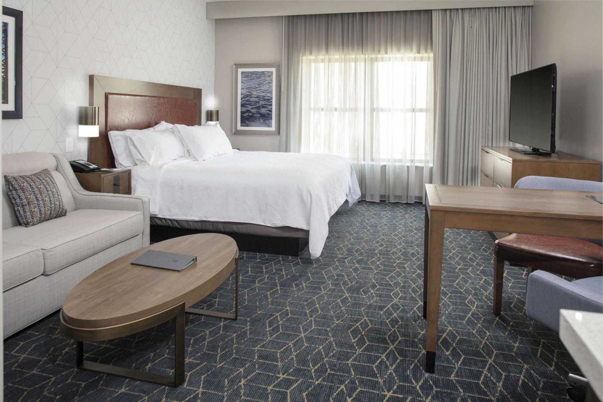 Hotel Embassy By Hilton Downtown 4*
