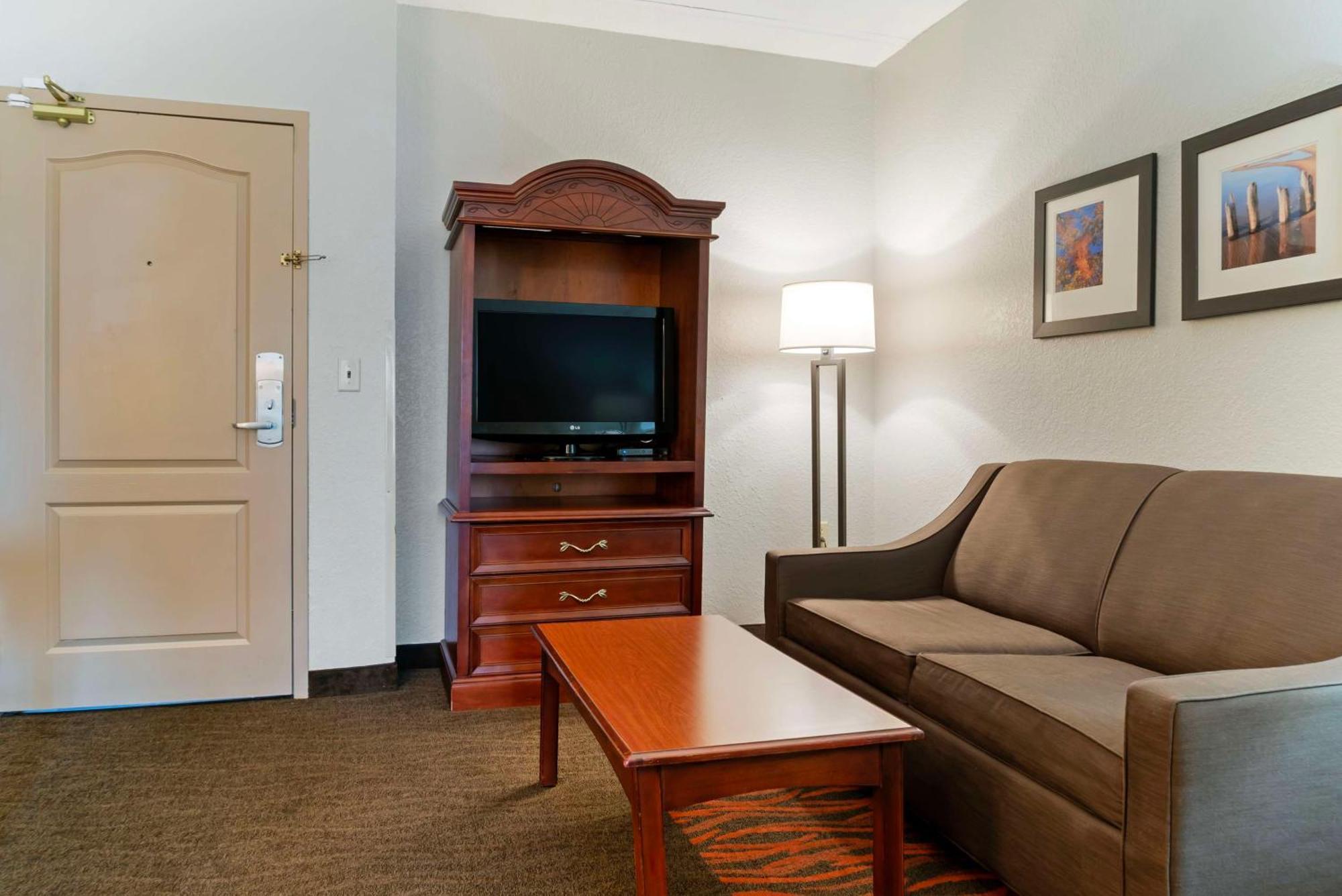 Hotel Western Executive & 3*