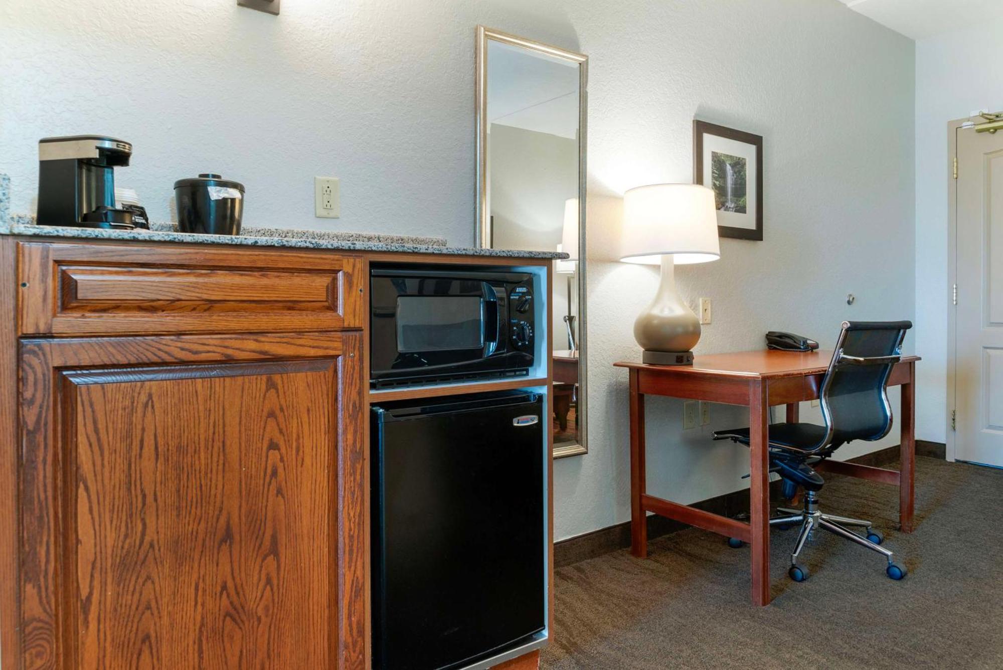 Hotel Western Executive & 3*