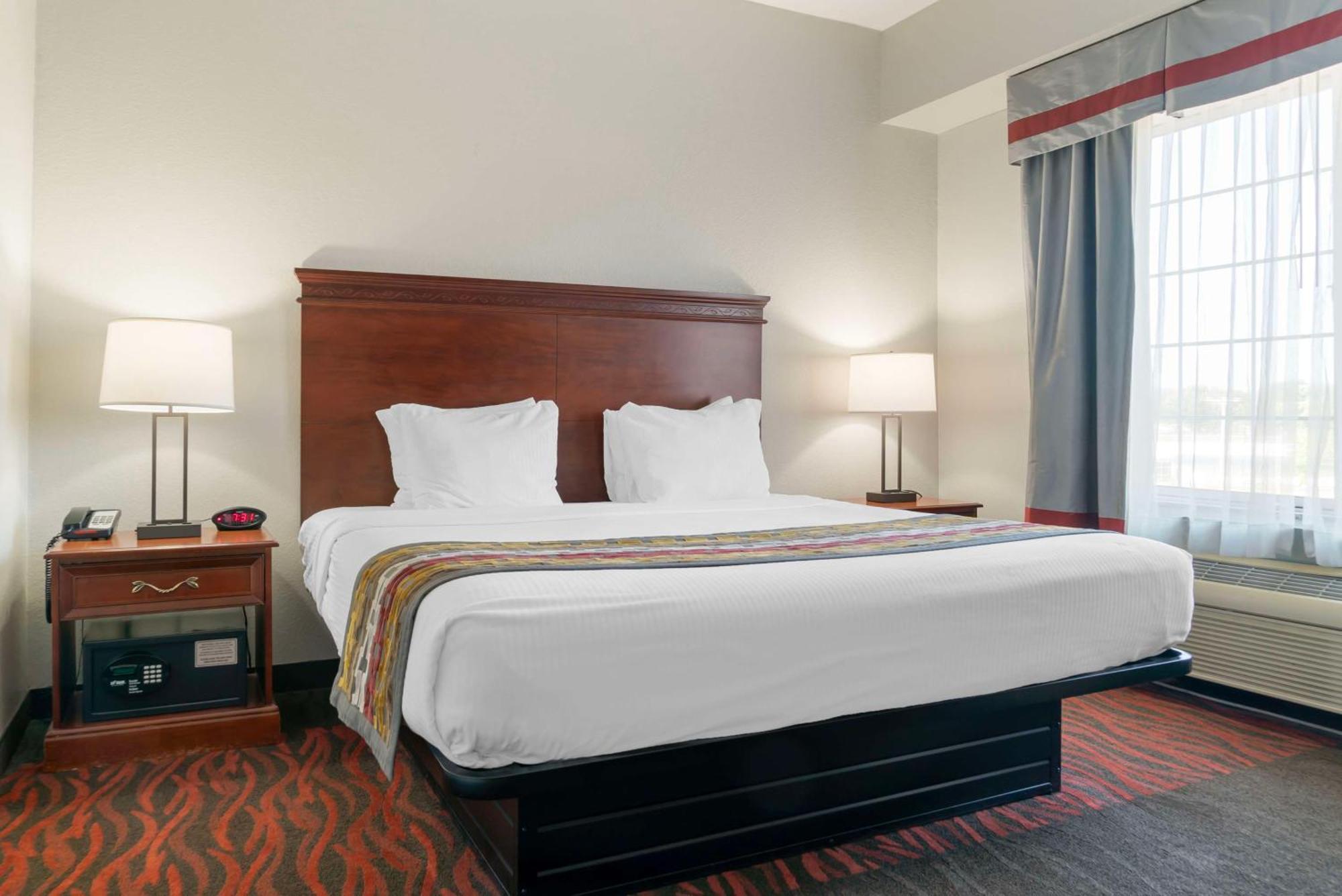 Hotel Western Executive & 3*