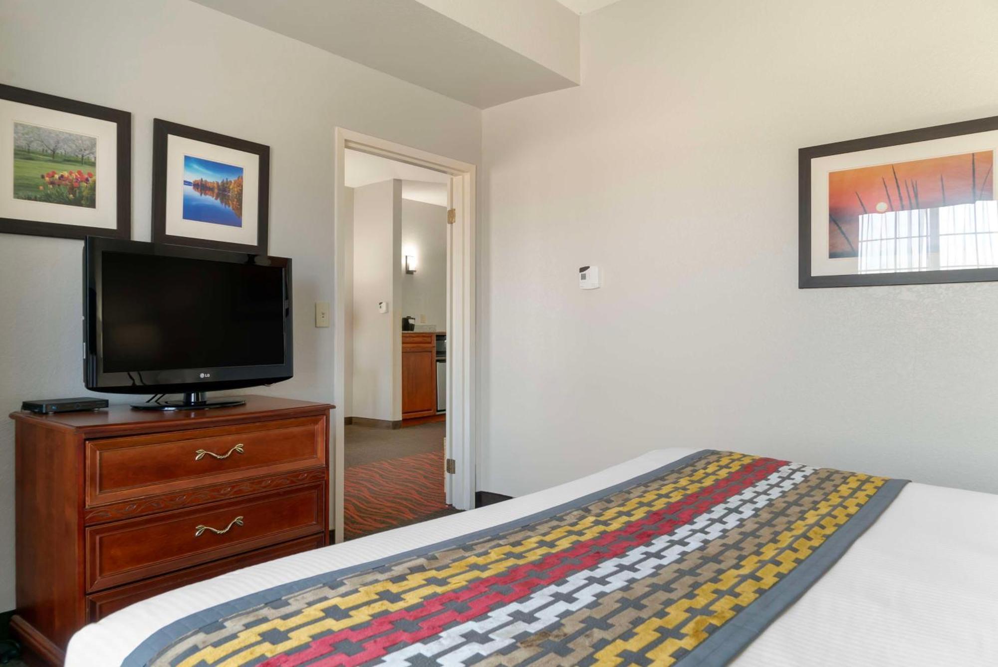 Western Executive & 3* Grand Rapids