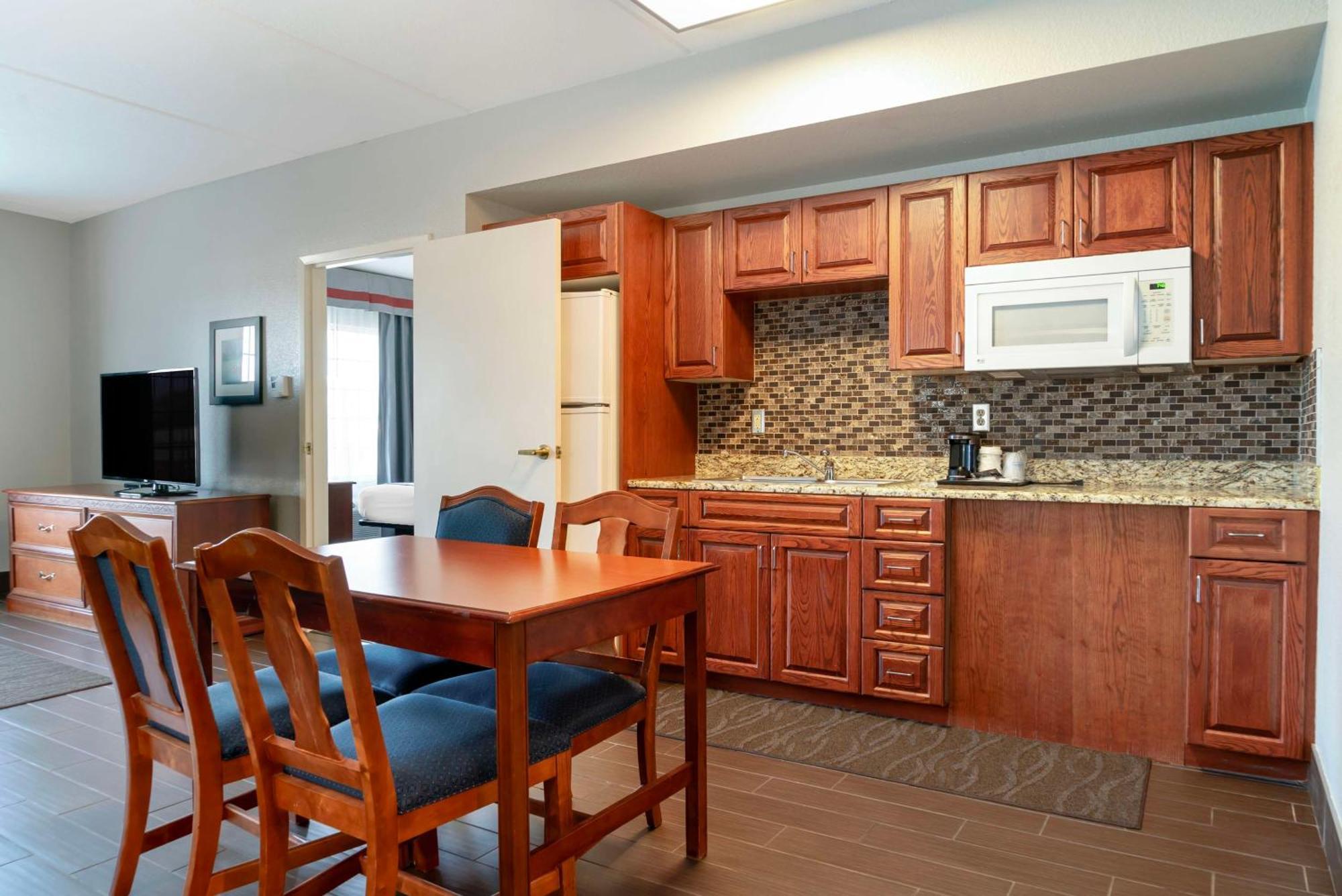 Western Executive & Hotel 3*