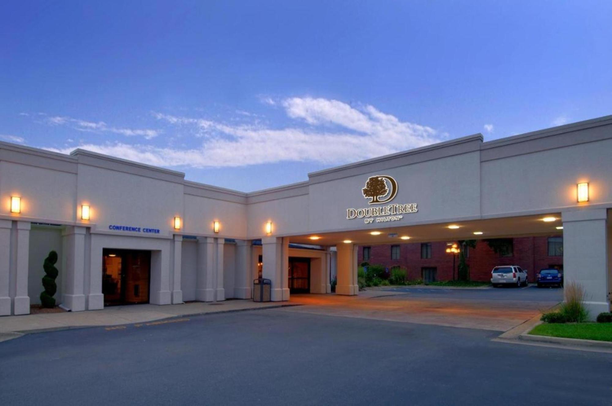 Doubletree By Hilton Airport Hotel Grand Rapids
