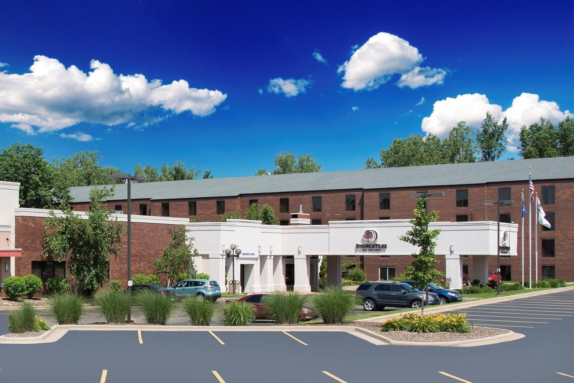 Doubletree By Hilton Airport