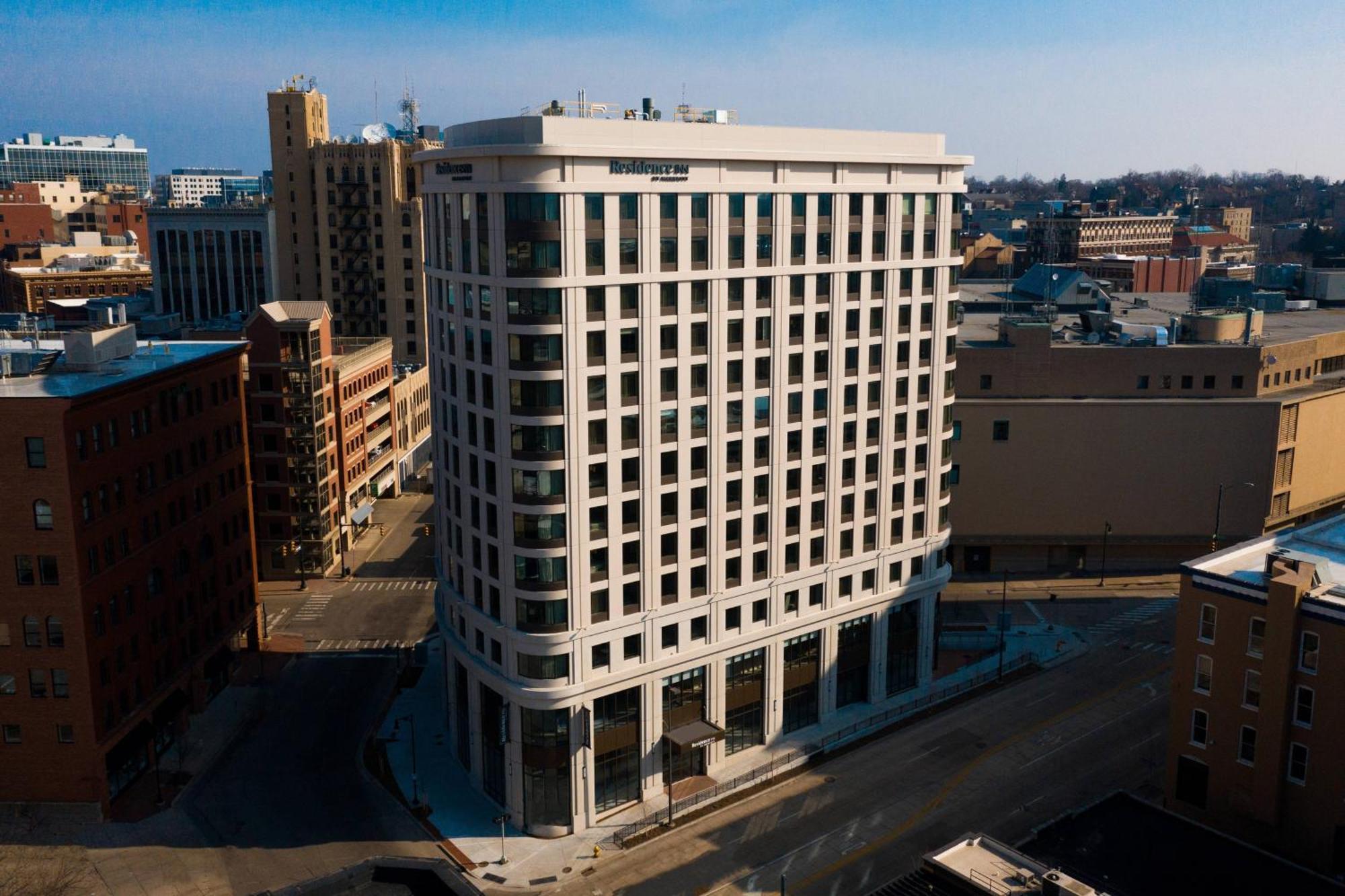 By Marriott Downtown 3* Grand Rapids