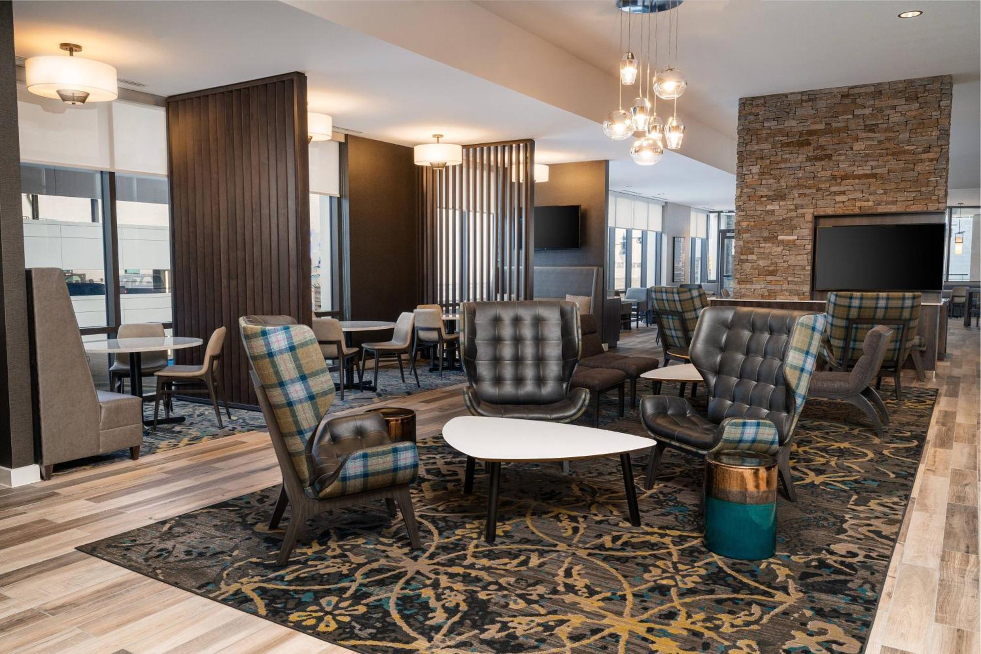 By Marriott Downtown Hotel
