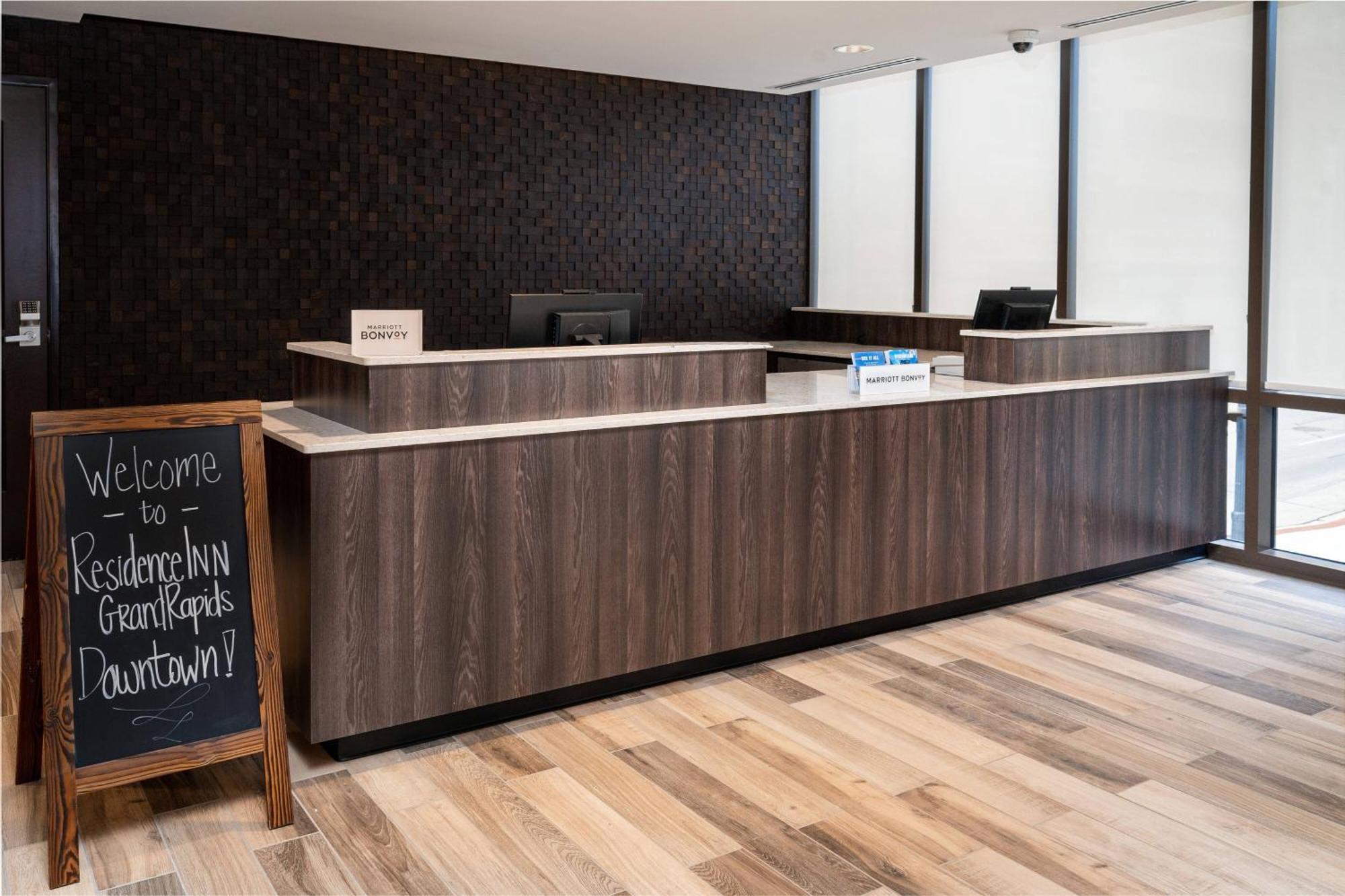 Hotel By Marriott Downtown 3*