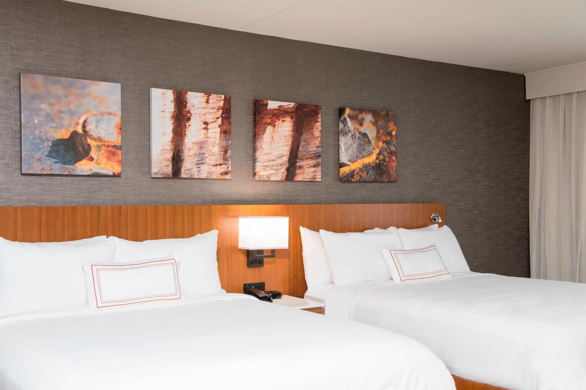 Sonesta Airport Hotel 3*