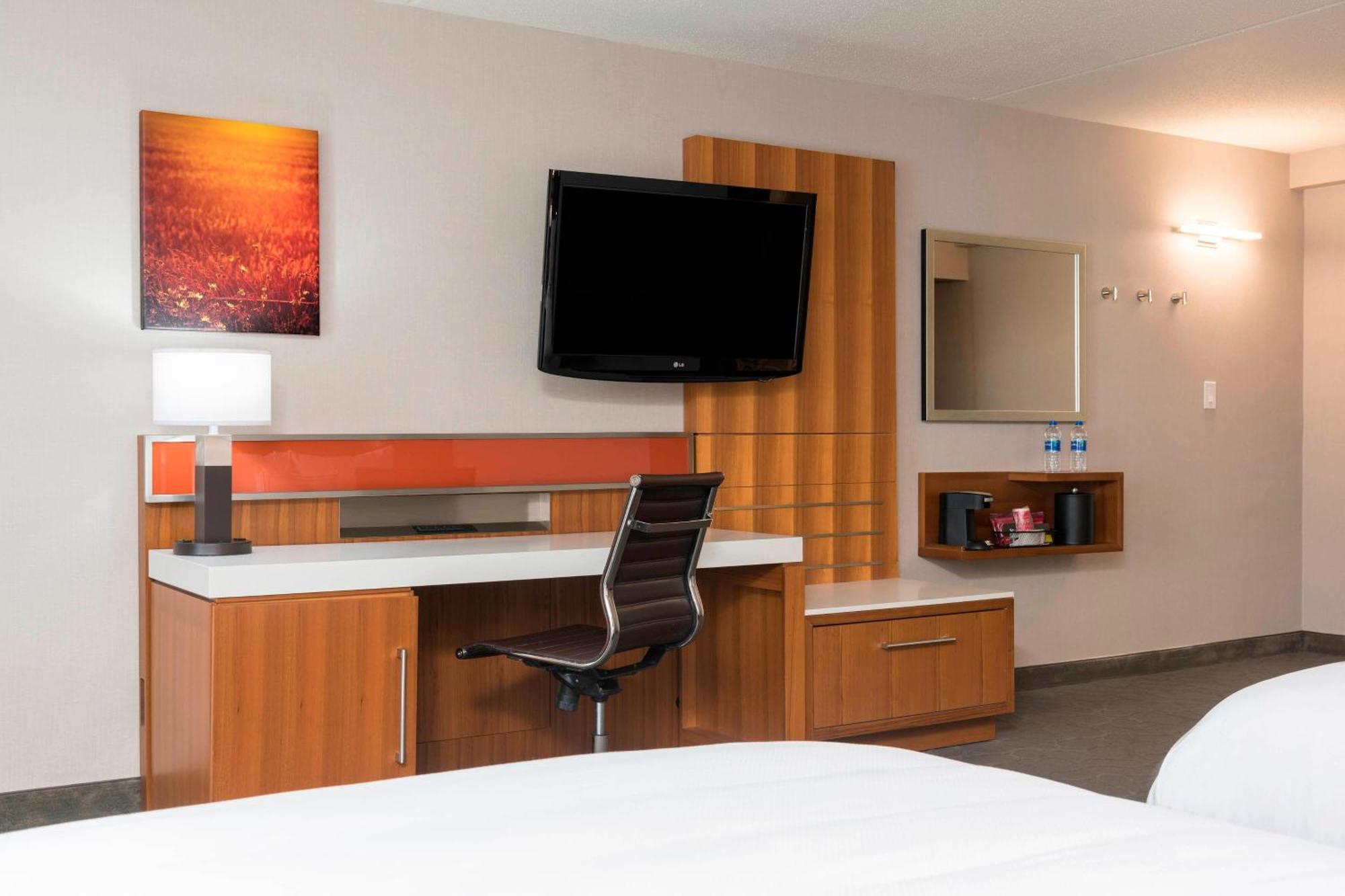 Sonesta Airport Hotel