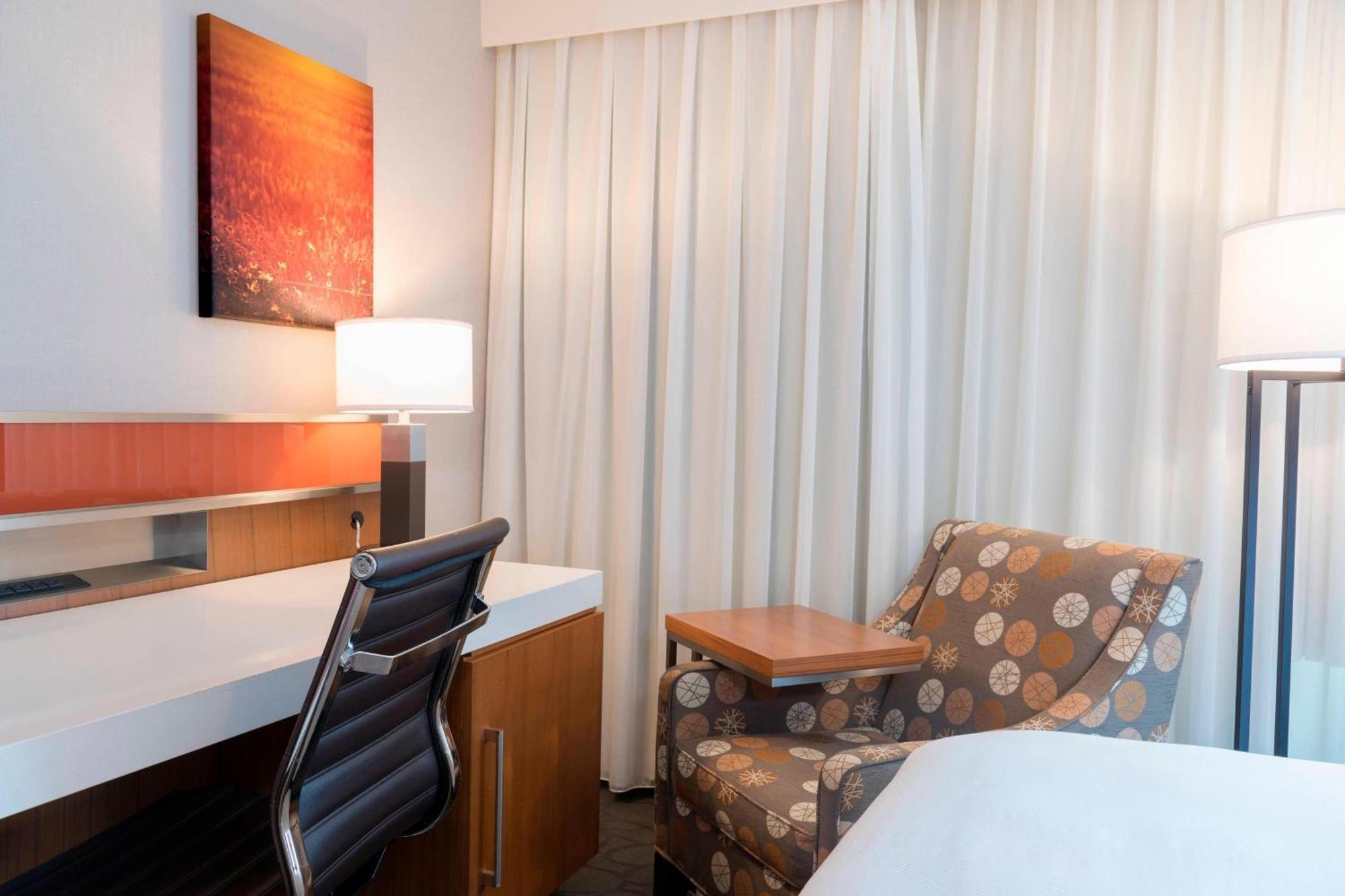 Sonesta Airport Hotel Grand Rapids