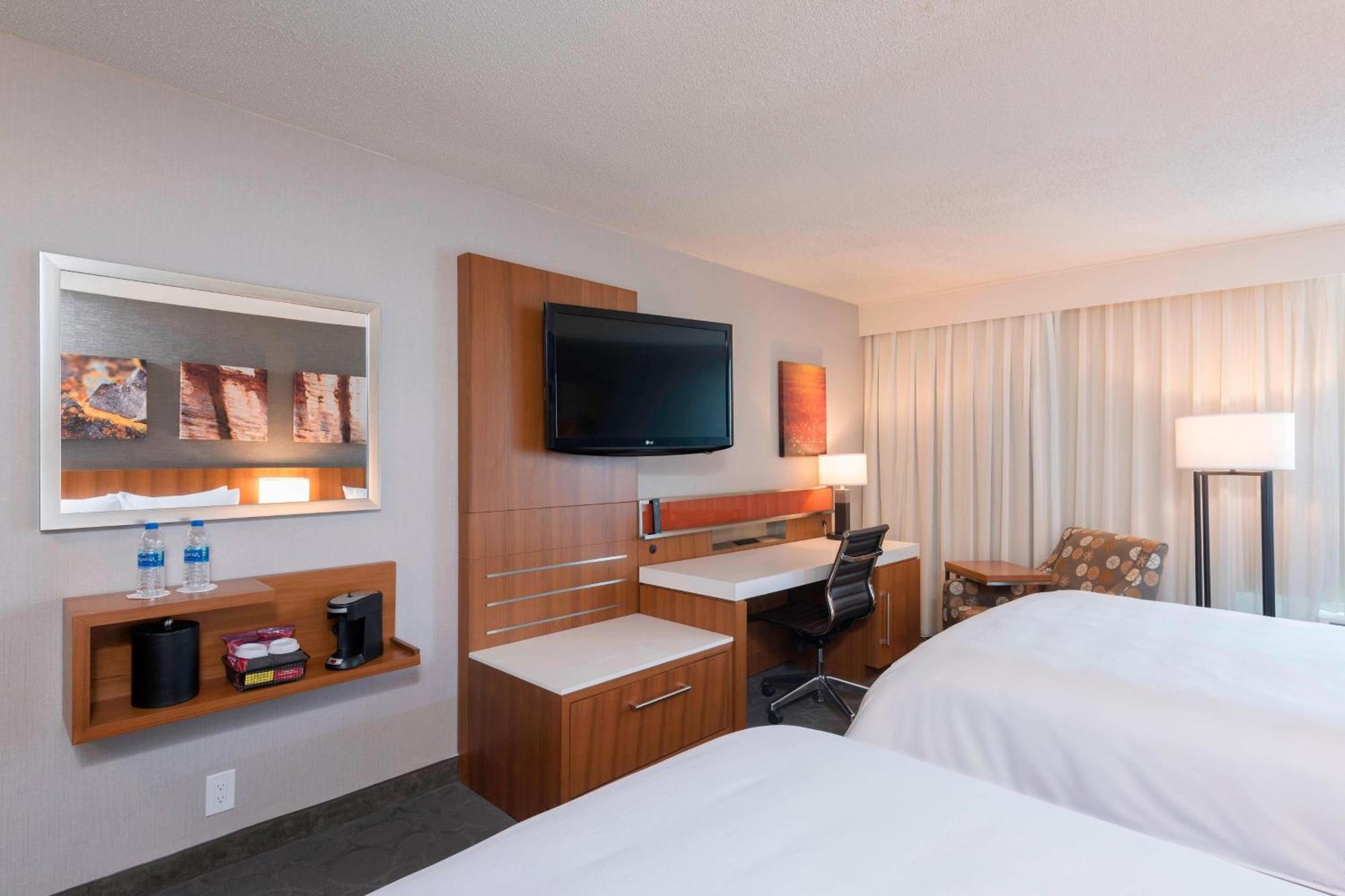 Sonesta Airport Hotel