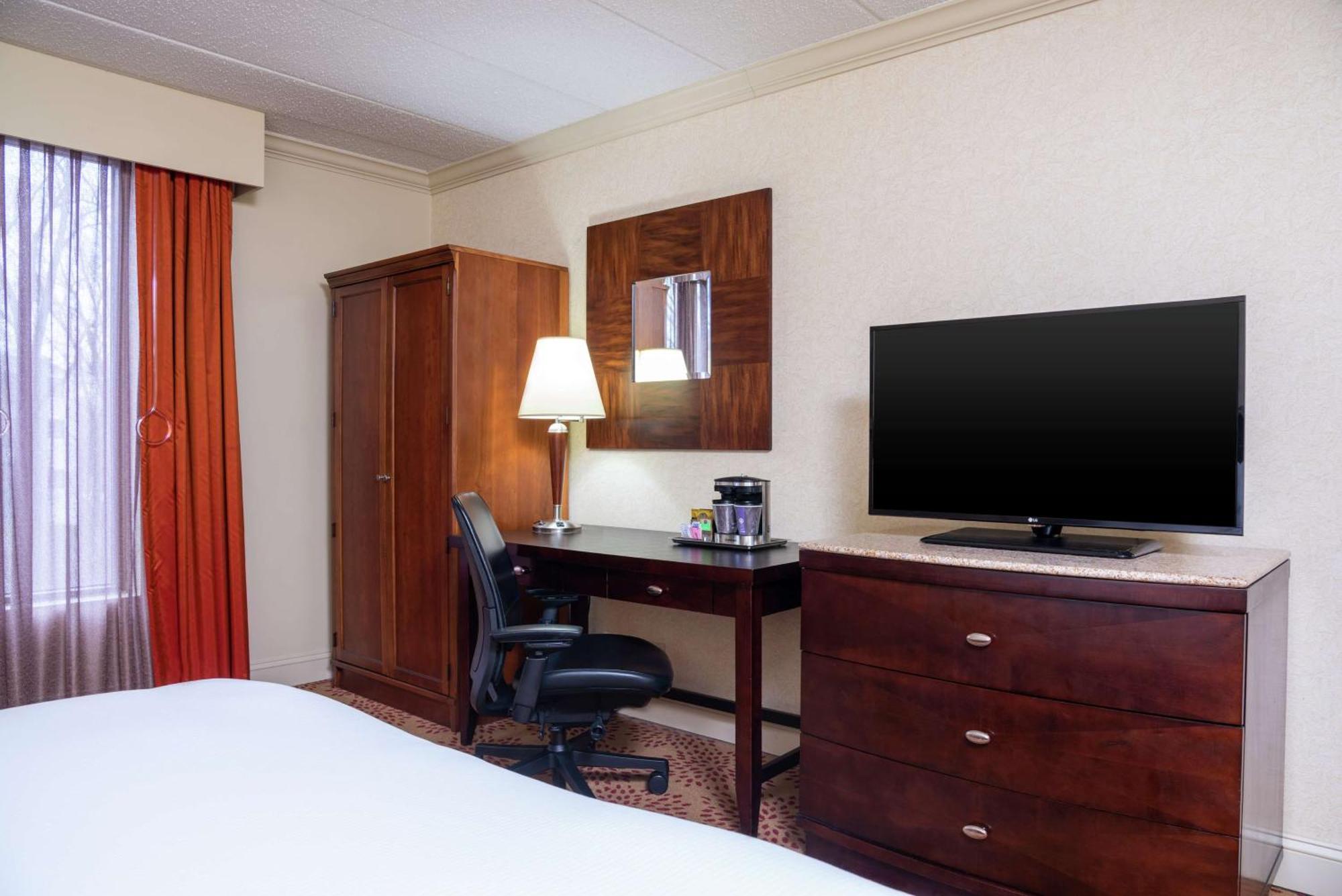 Doubletree By Hilton Airport Hotel 4*