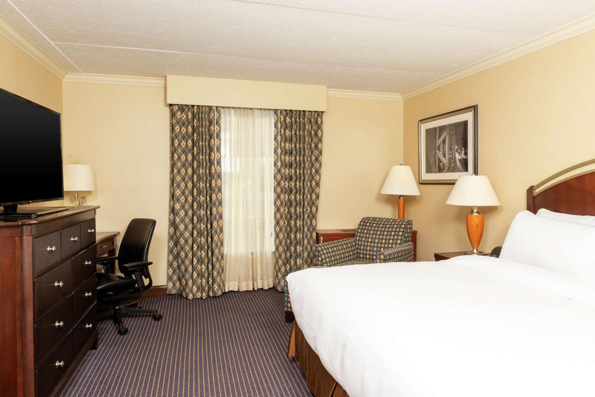 Doubletree By Hilton Airport Hotel Grand Rapids