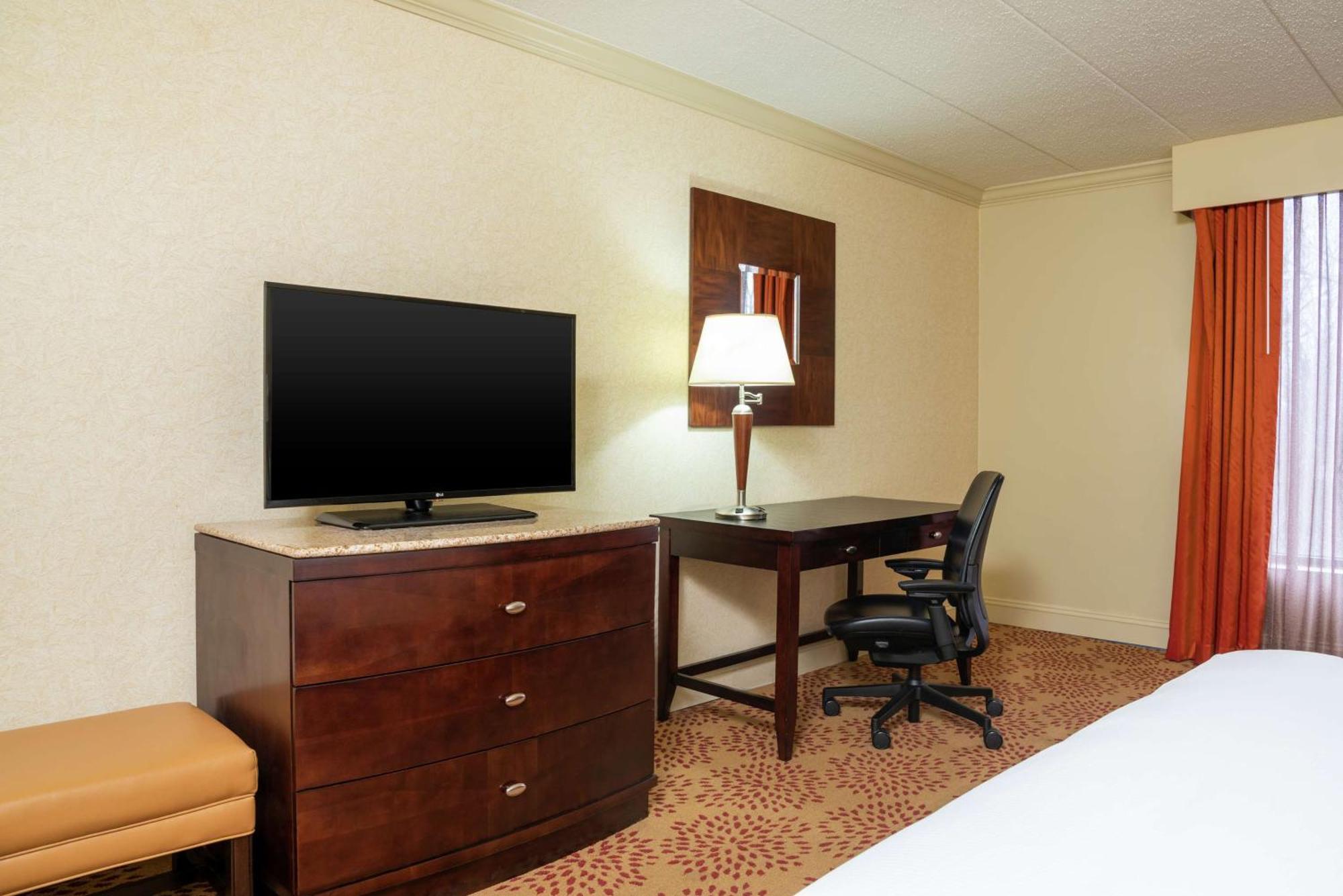 Doubletree By Hilton Airport Hotel