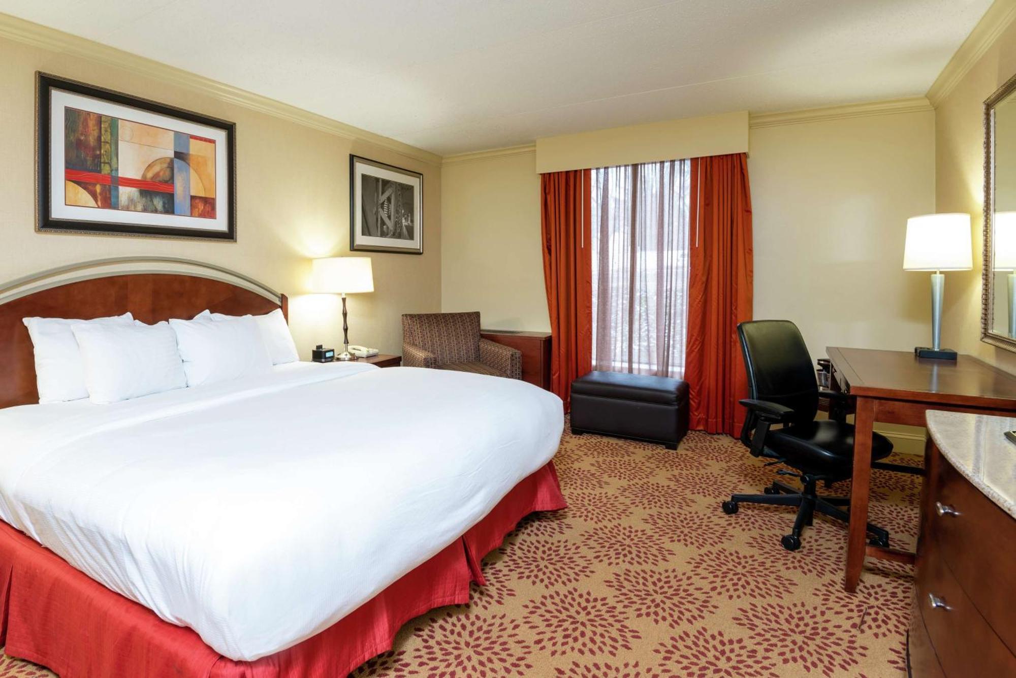 Hotel Doubletree By Hilton Airport