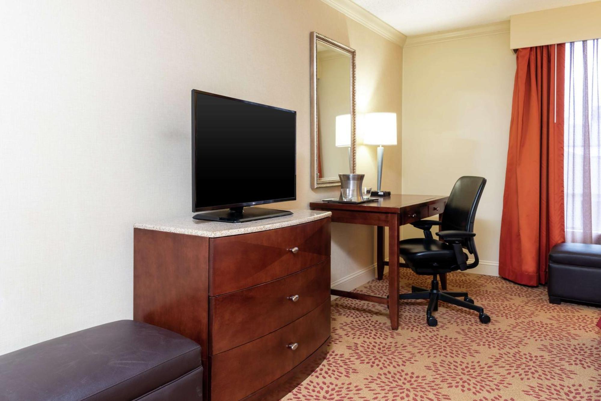 Doubletree By Hilton Airport Grand Rapids