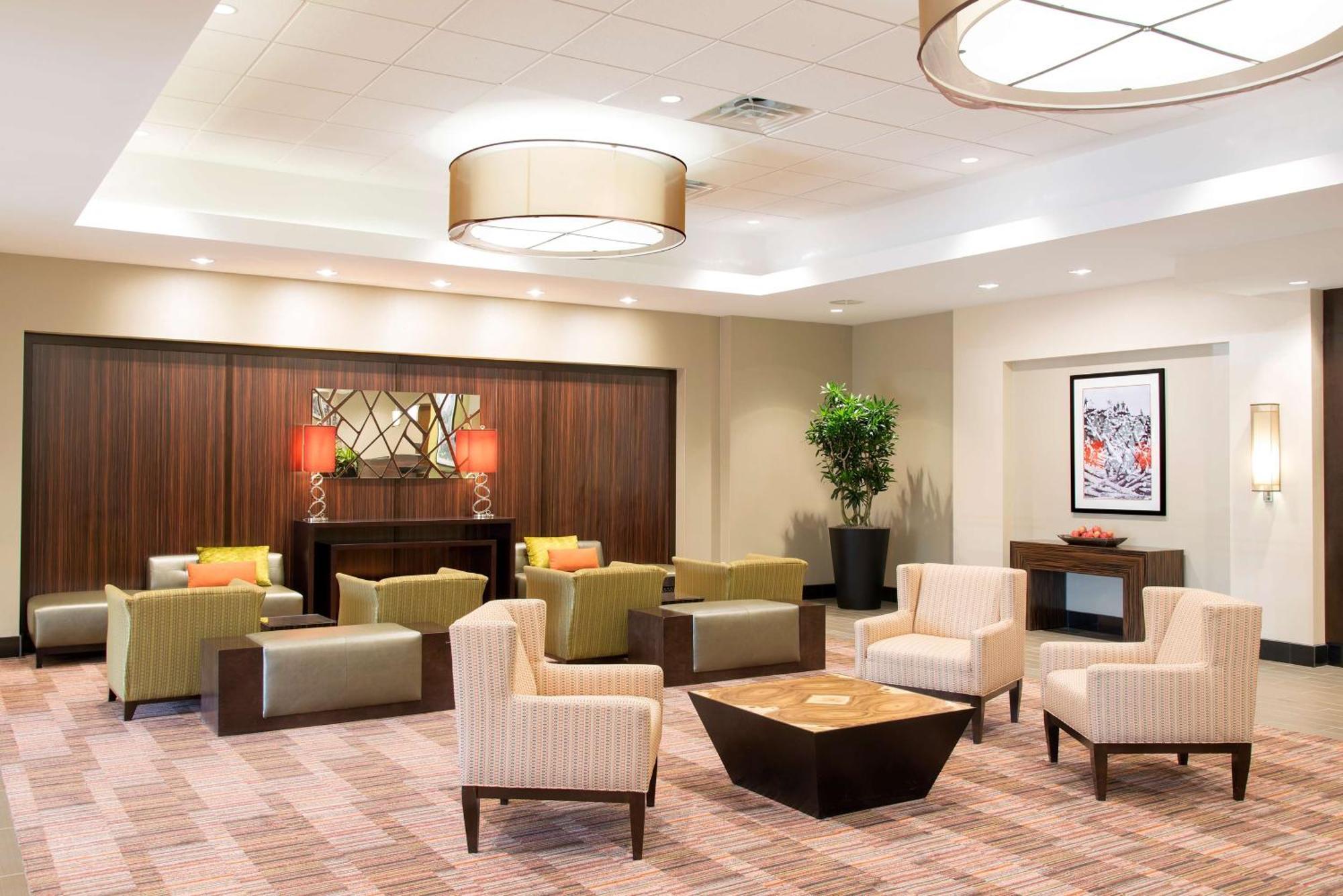 Doubletree By Hilton Airport Hotel