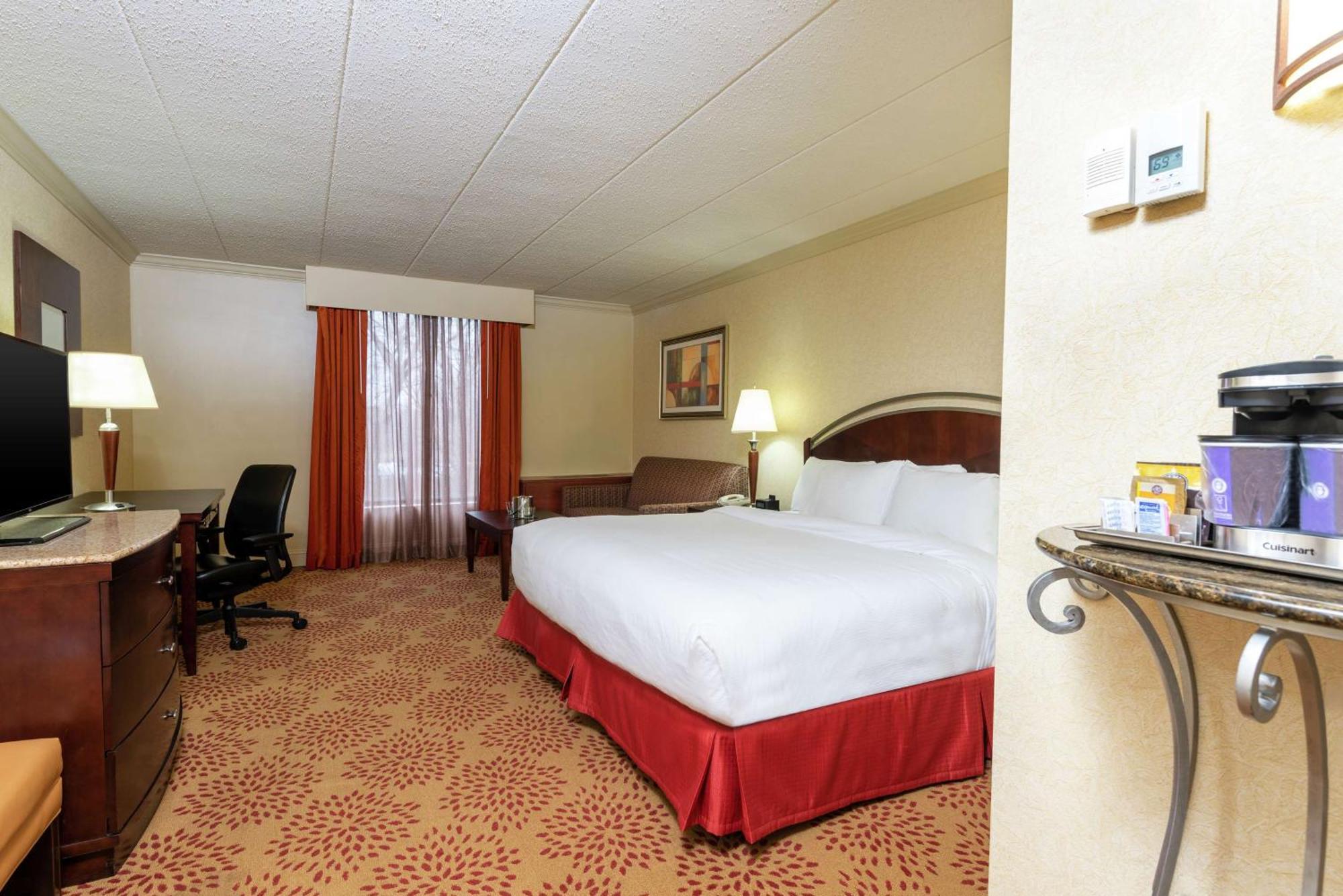 Hotel Doubletree By Hilton Airport 4*