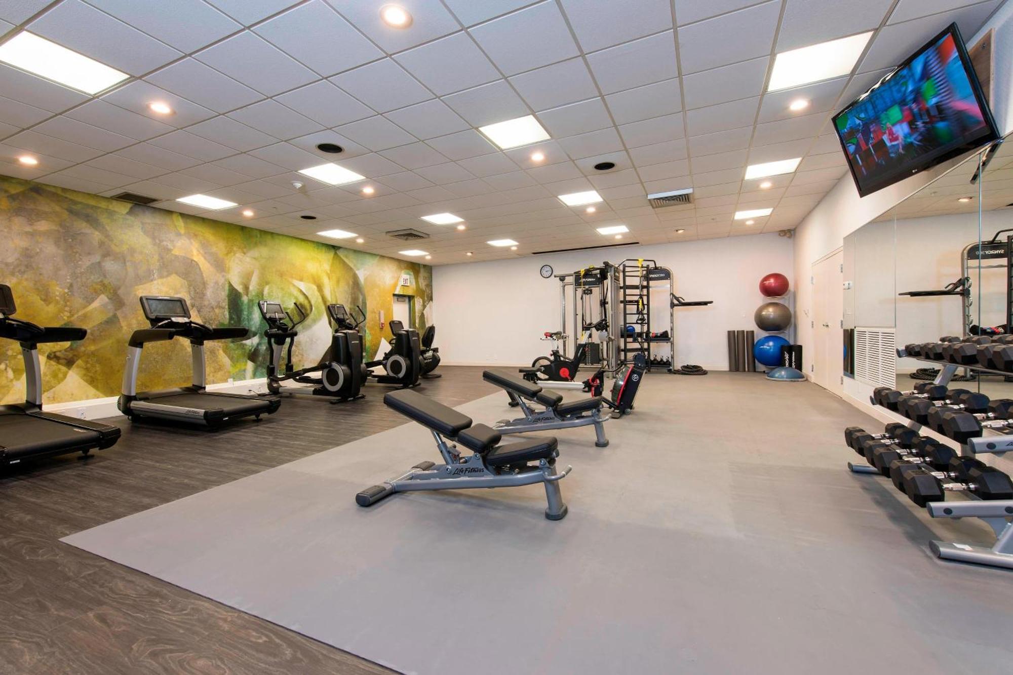 Sonesta Grand Rapids Airport 3*