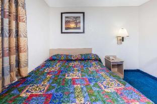 Motel Knights East Airport 2*