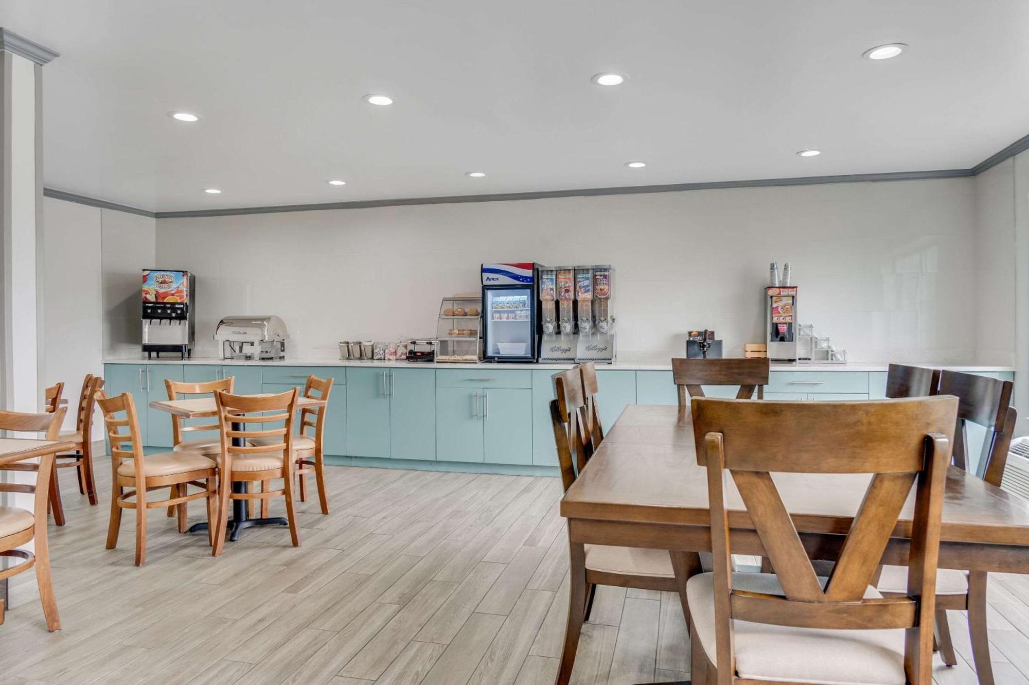 Country & By Radisson, Airport, Mi 2* Grand Rapids