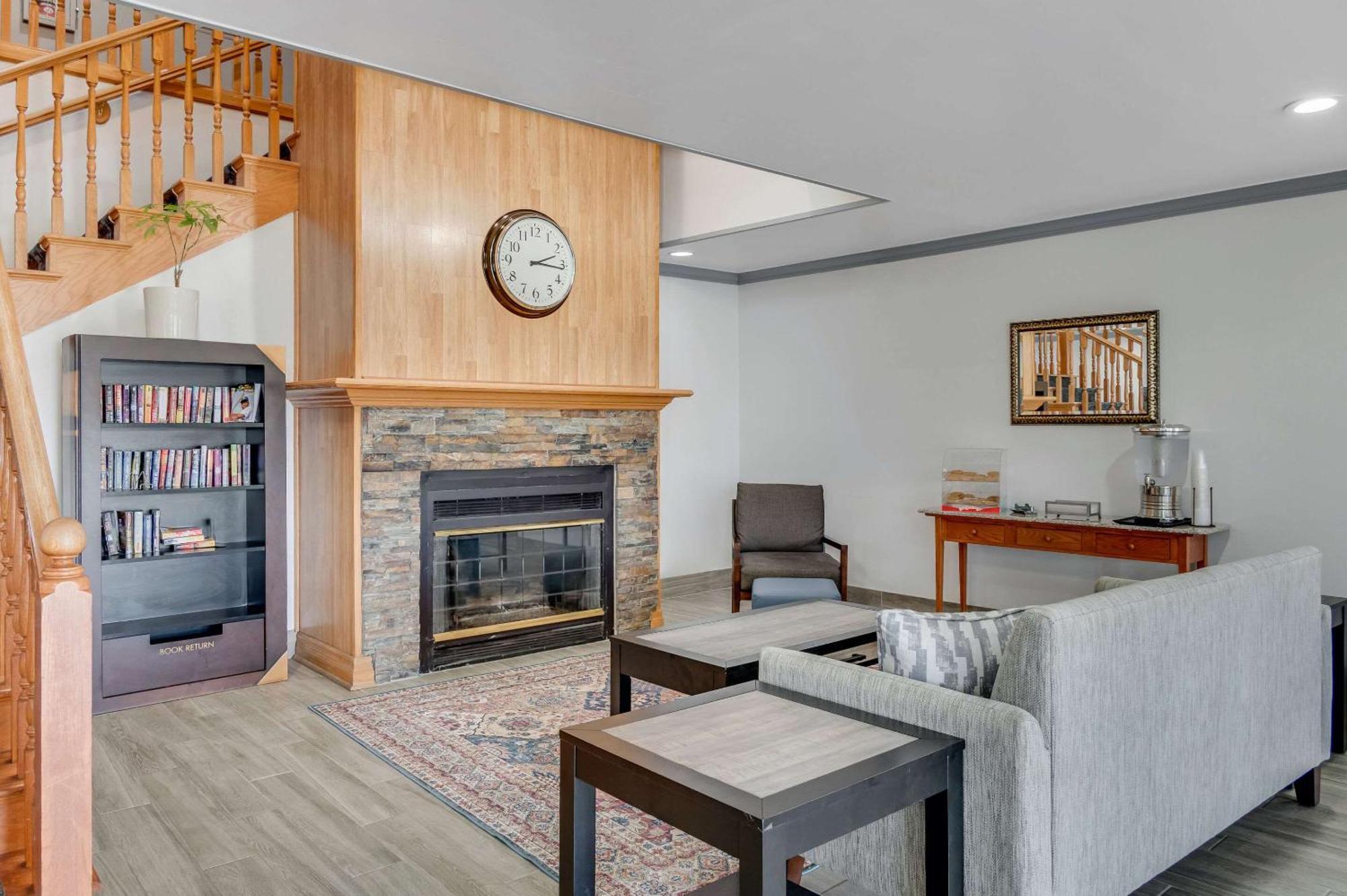 Hotel Country & By Radisson, Airport, Mi