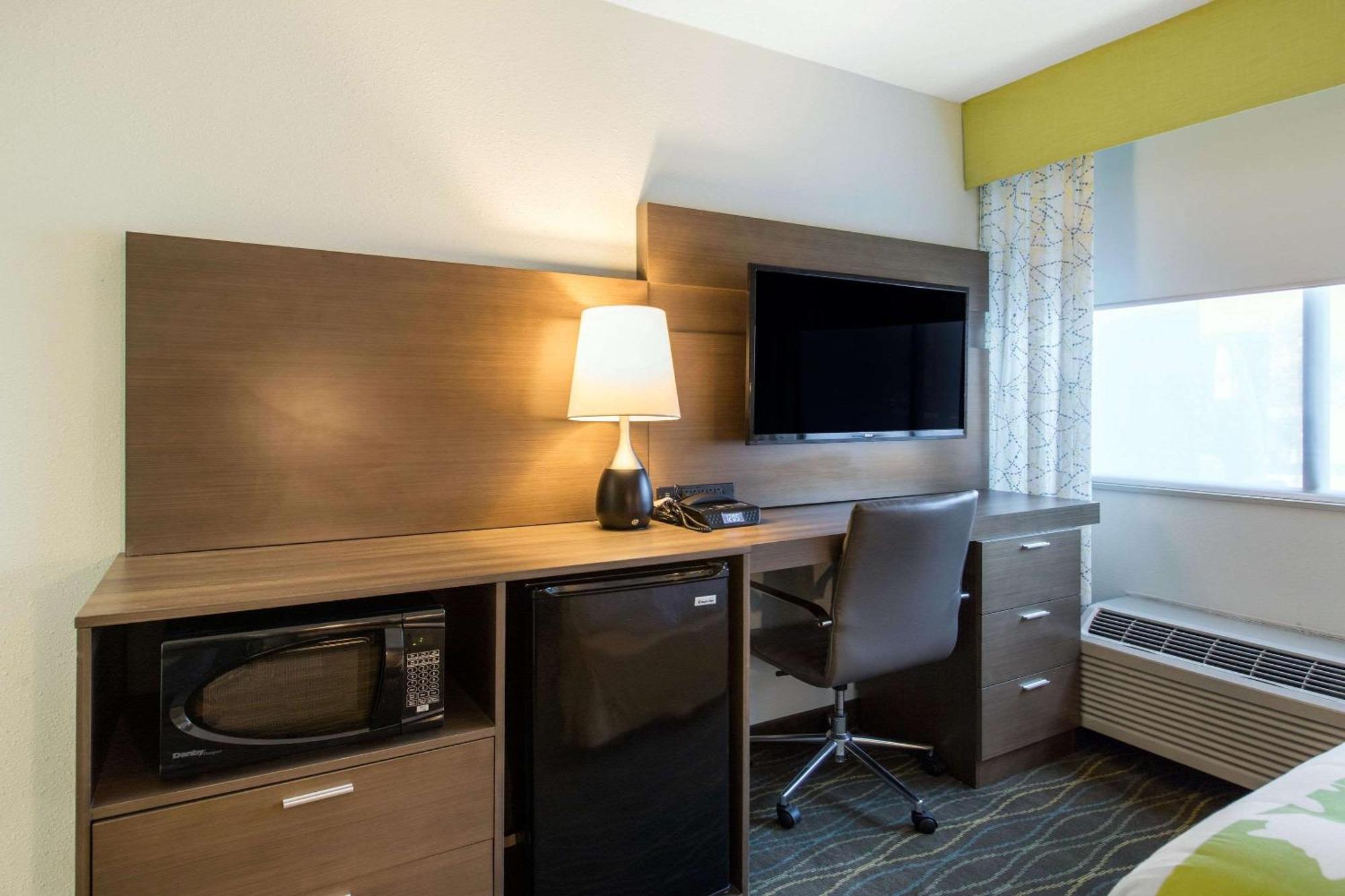 Radisson Riverfront Hotel 3*