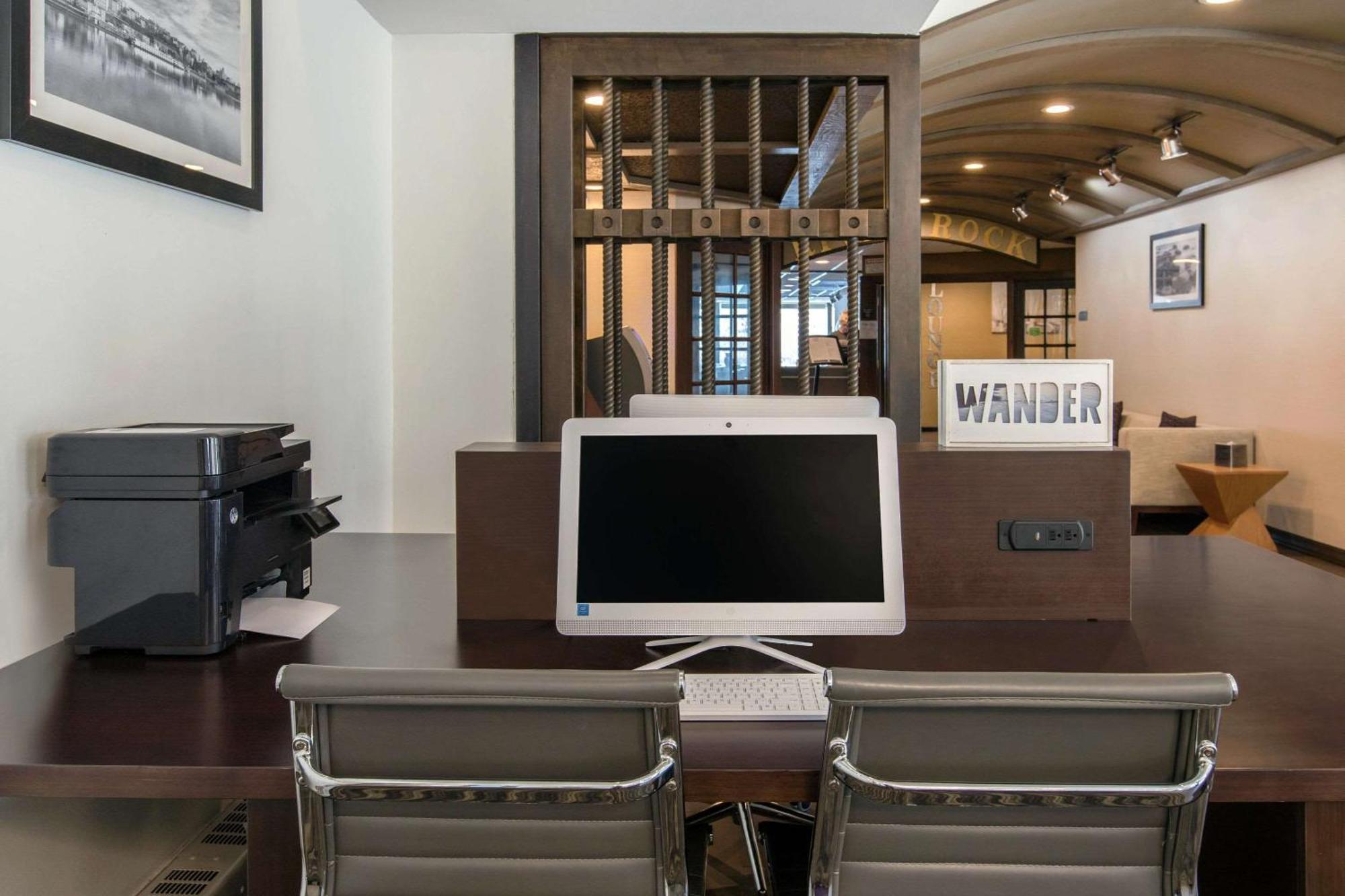 Radisson Riverfront Hotel Grand Rapids