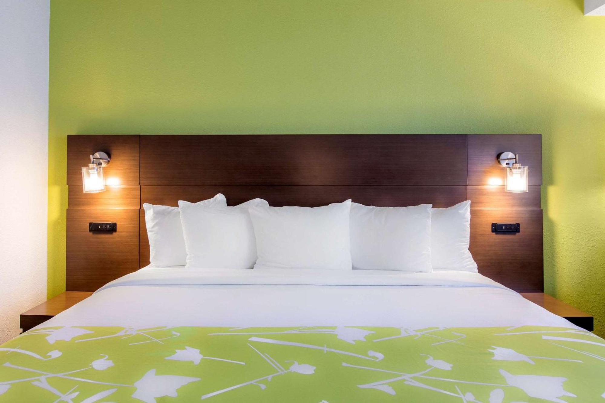 Radisson Riverfront Hotel 3*