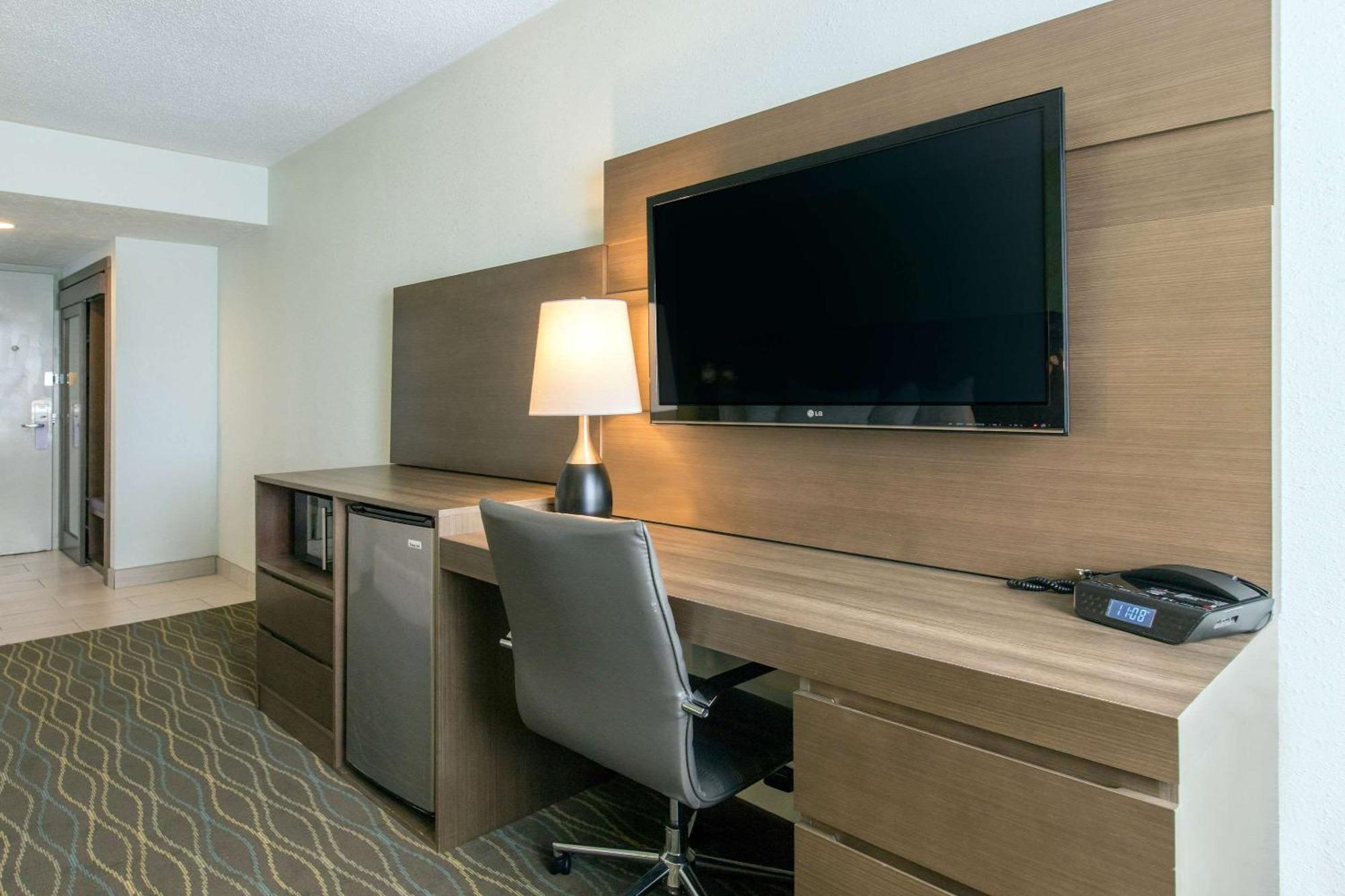Radisson Riverfront Grand Rapids