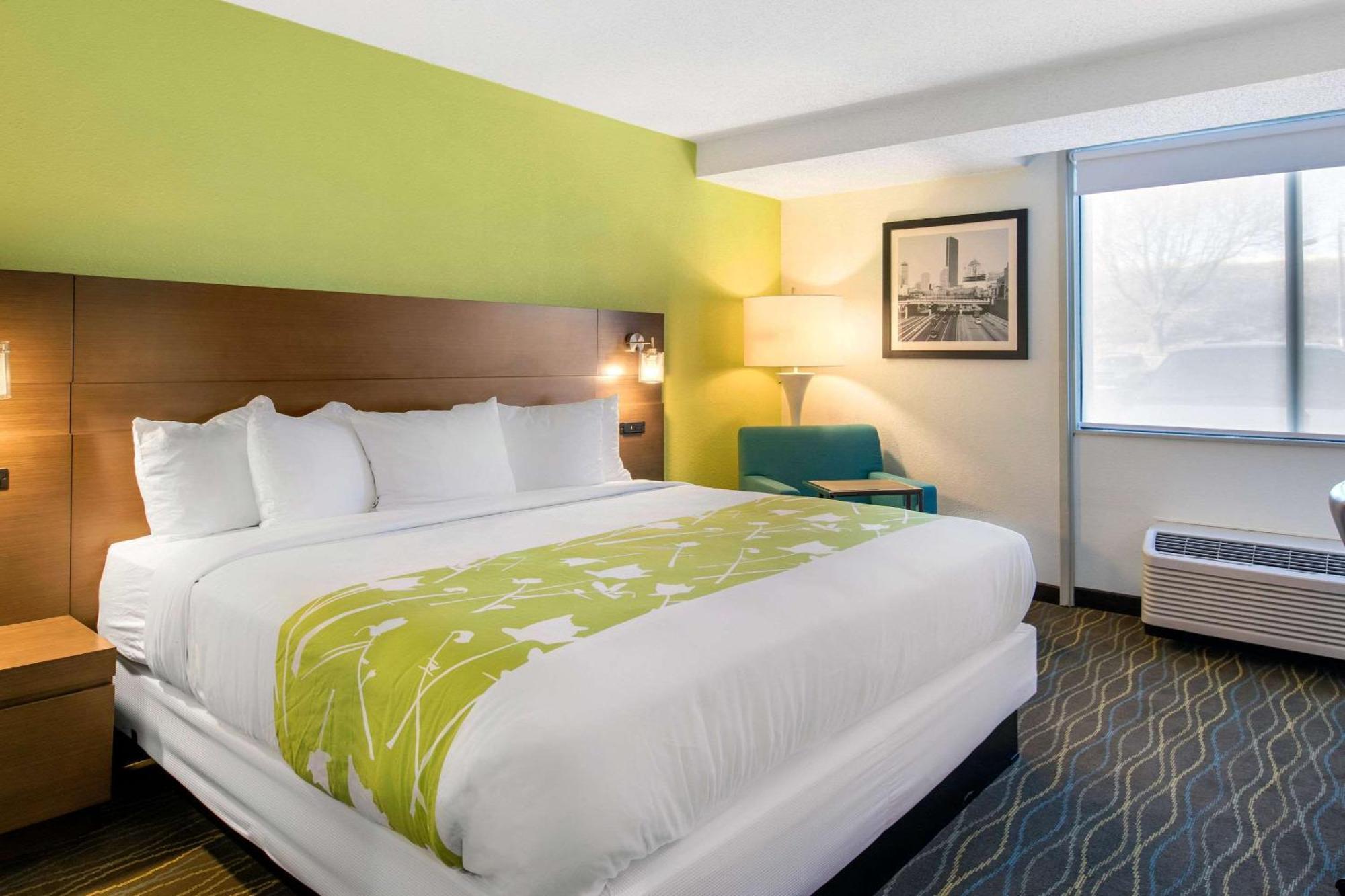Radisson Riverfront Hotel